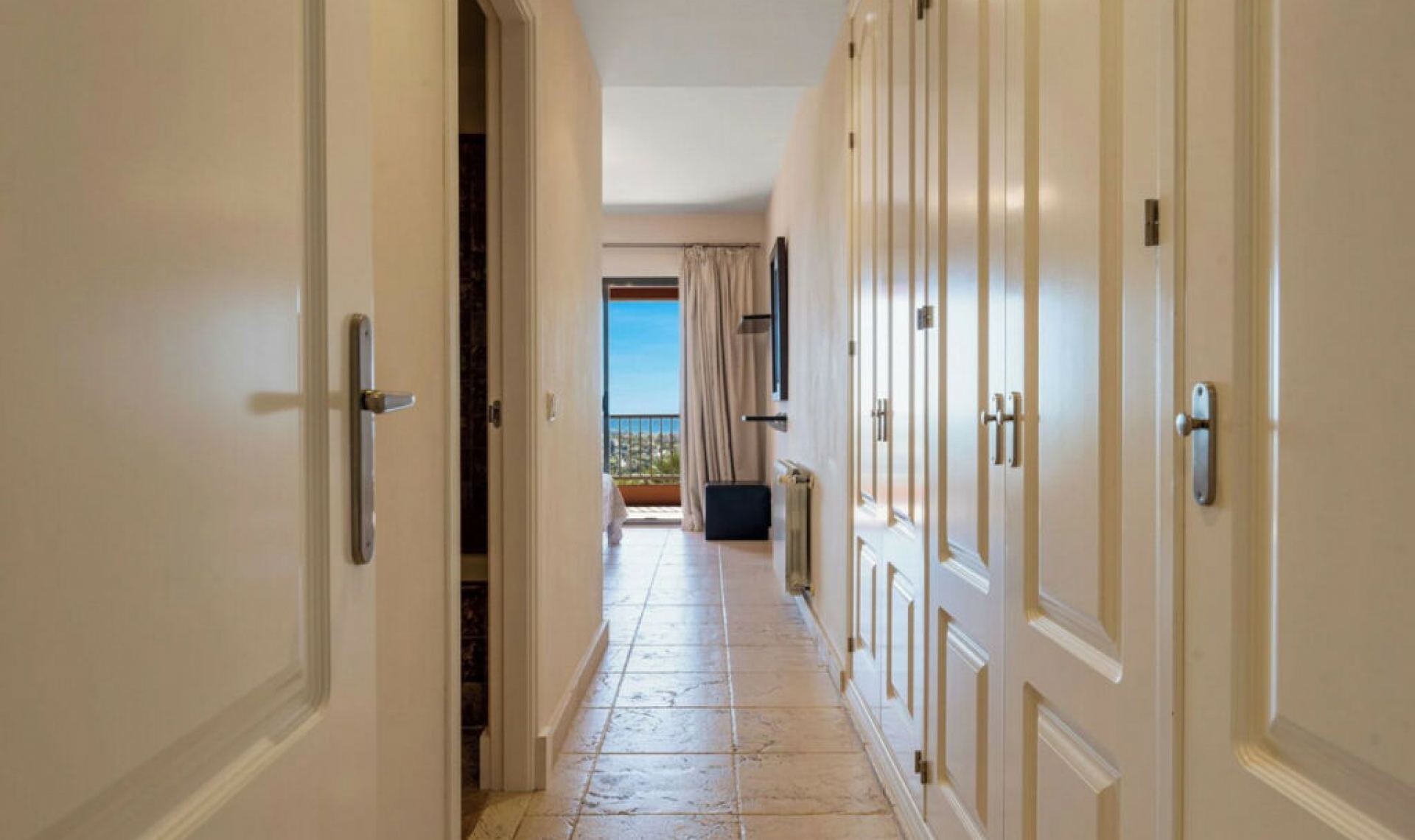 Resale - Apartment -
Los Flamingos