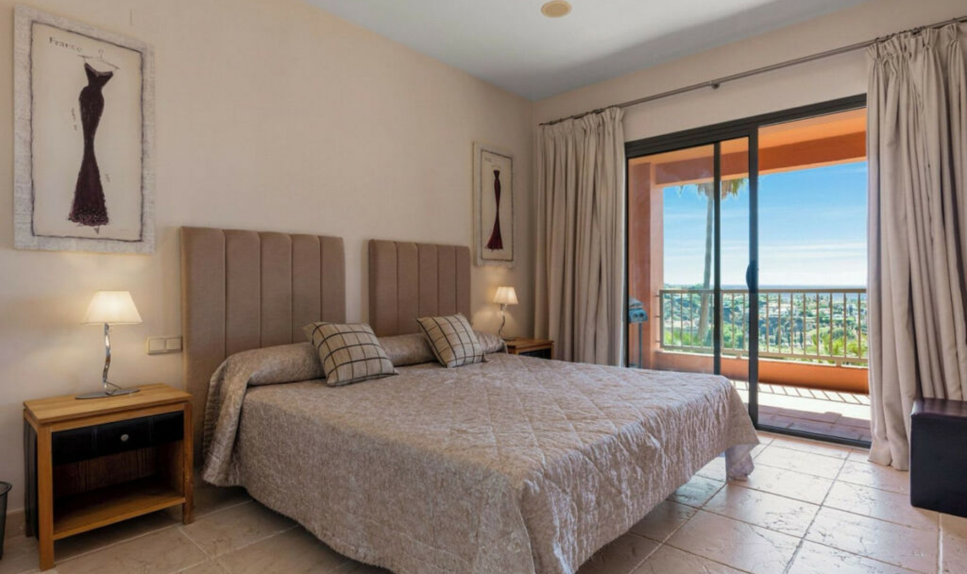 Resale - Apartment -
Los Flamingos