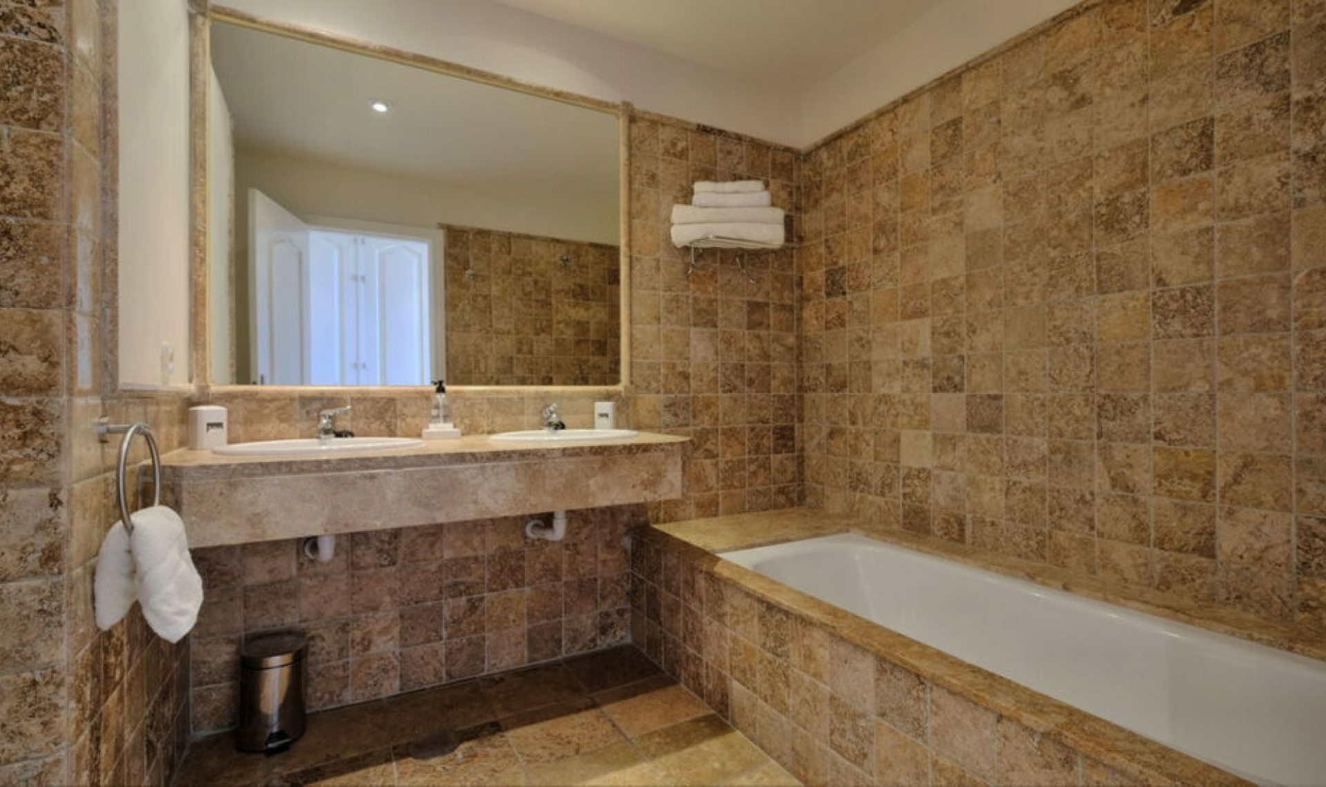 Resale - Apartment -
Los Flamingos