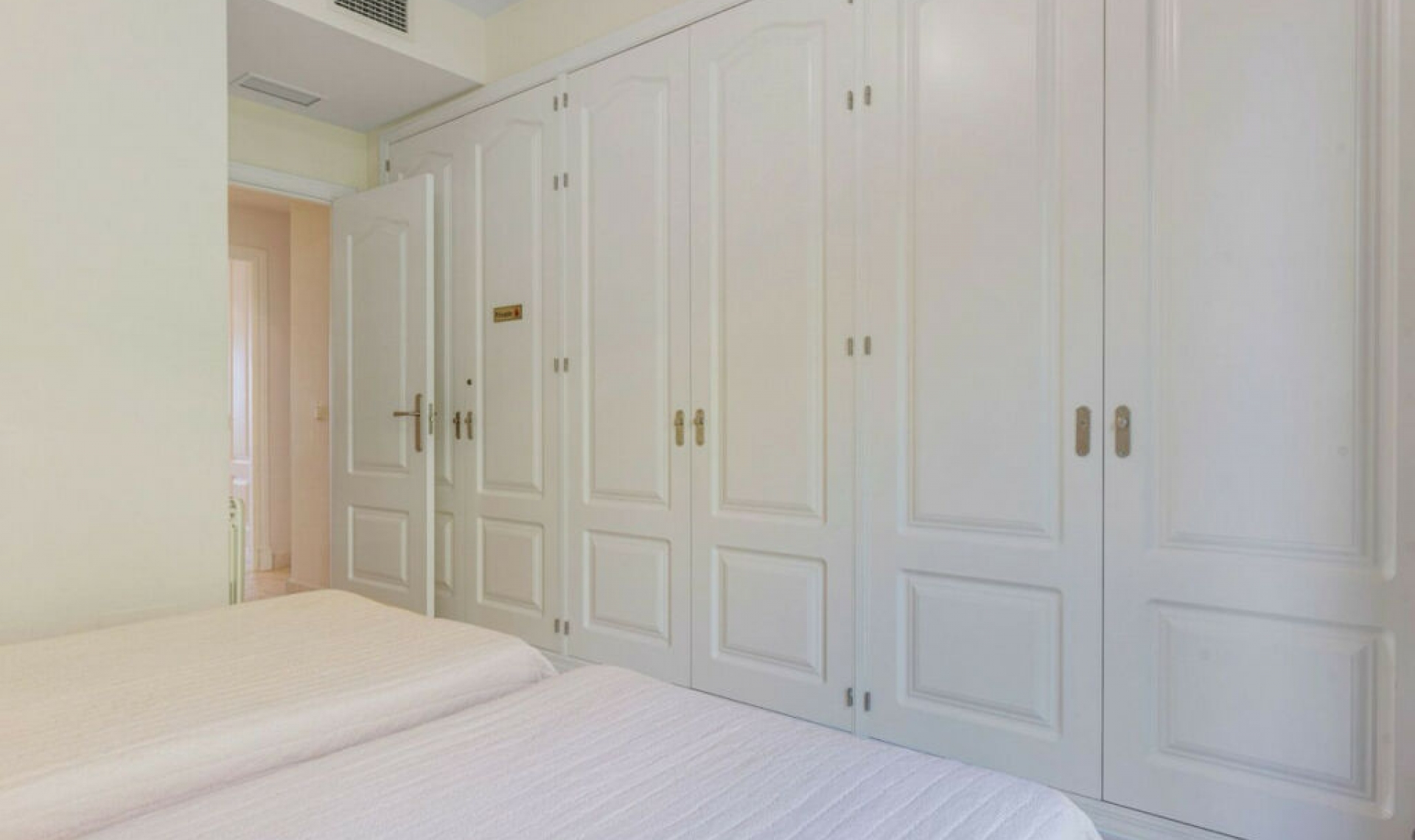 Resale - Apartment -
Los Flamingos