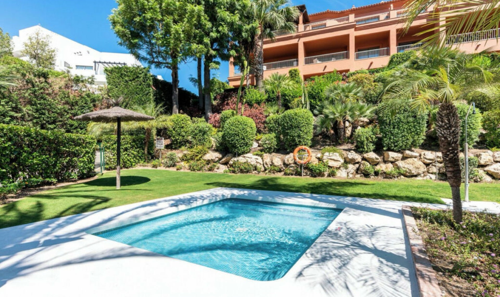 Resale - Apartment -
Los Flamingos