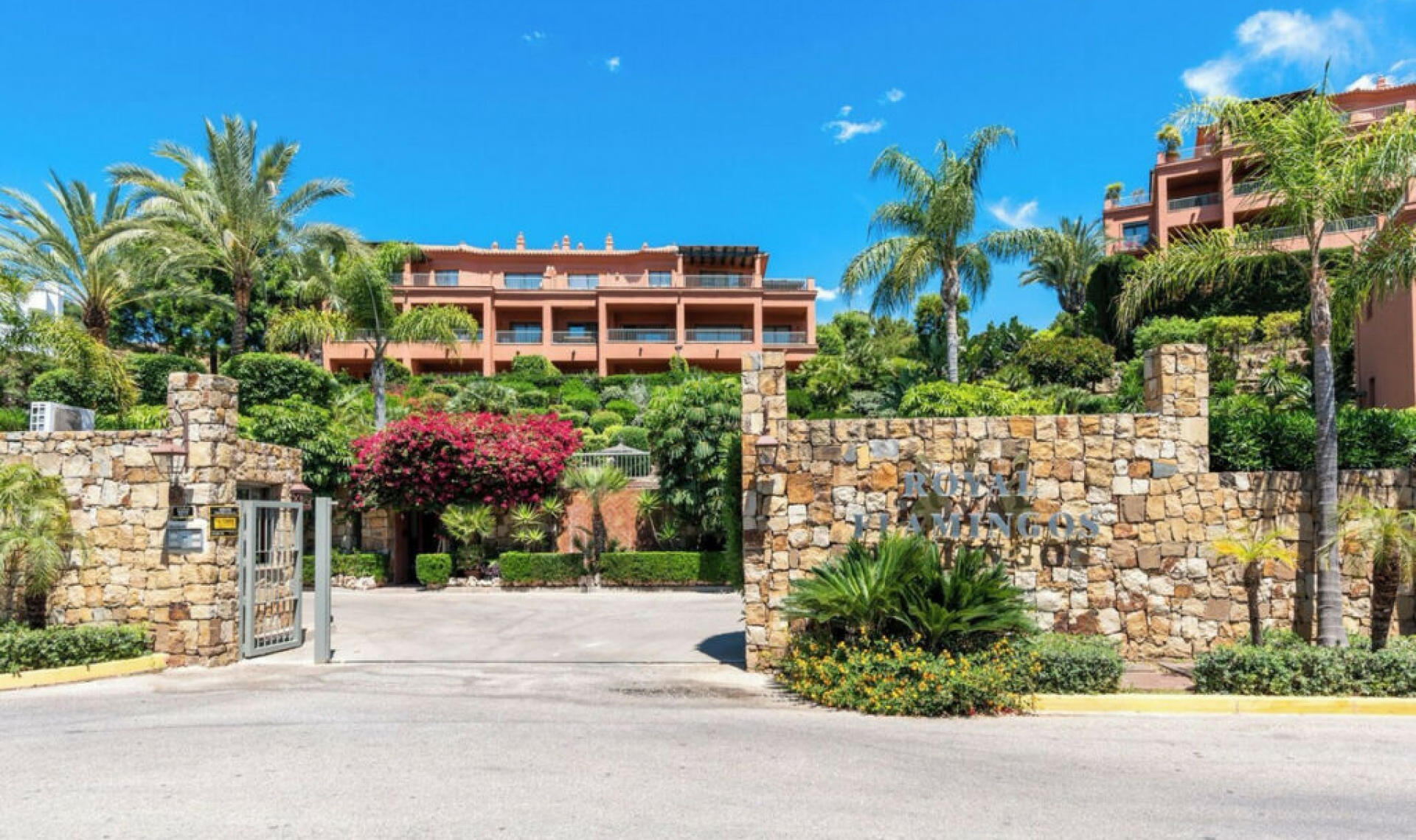 Resale - Apartment -
Los Flamingos