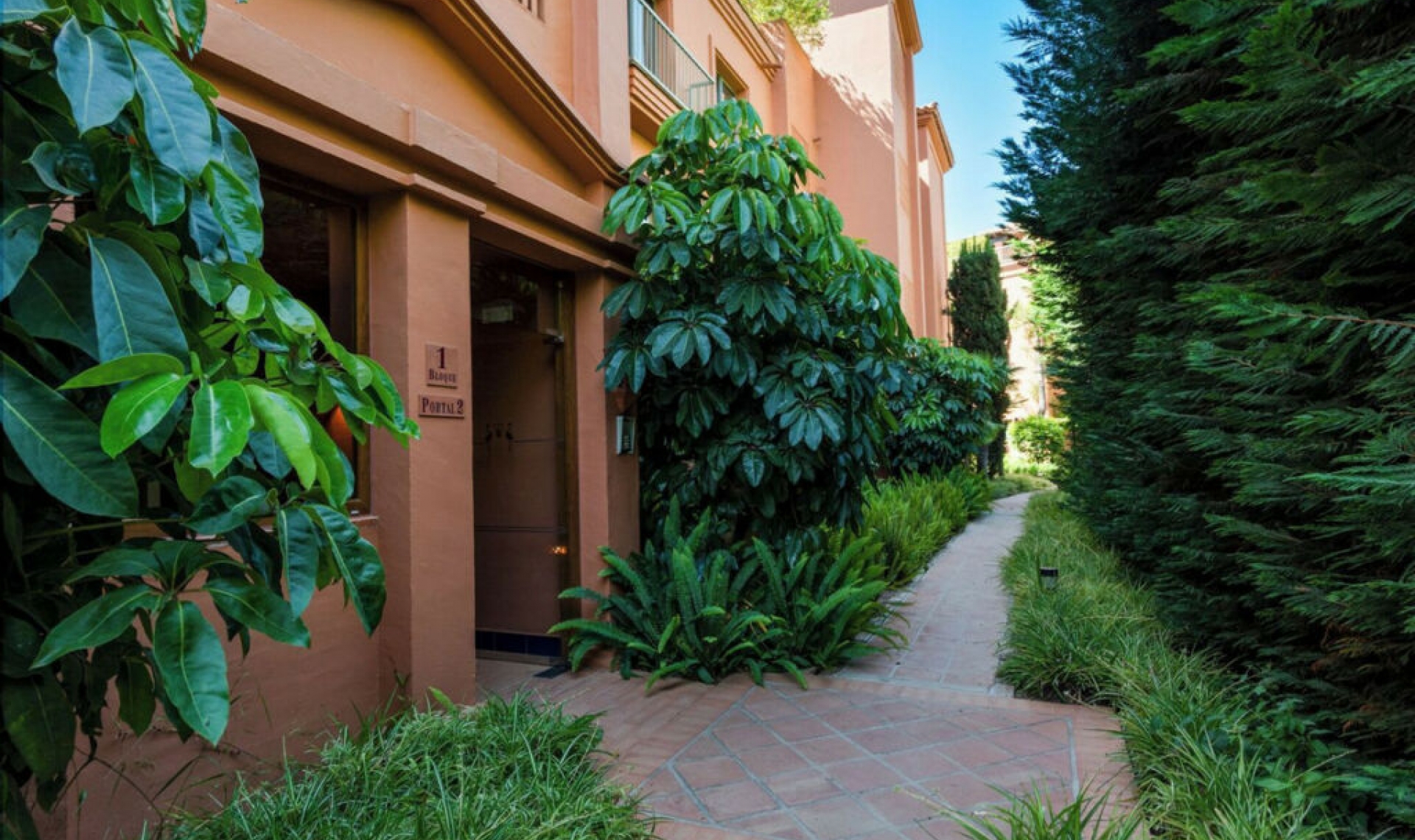 Resale - Apartment -
Los Flamingos