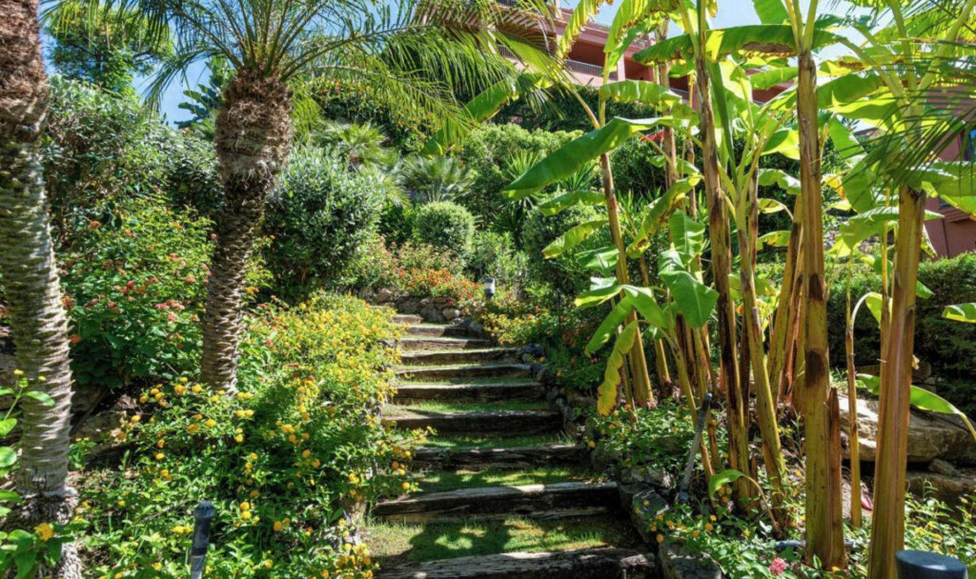 Resale - Apartment -
Los Flamingos