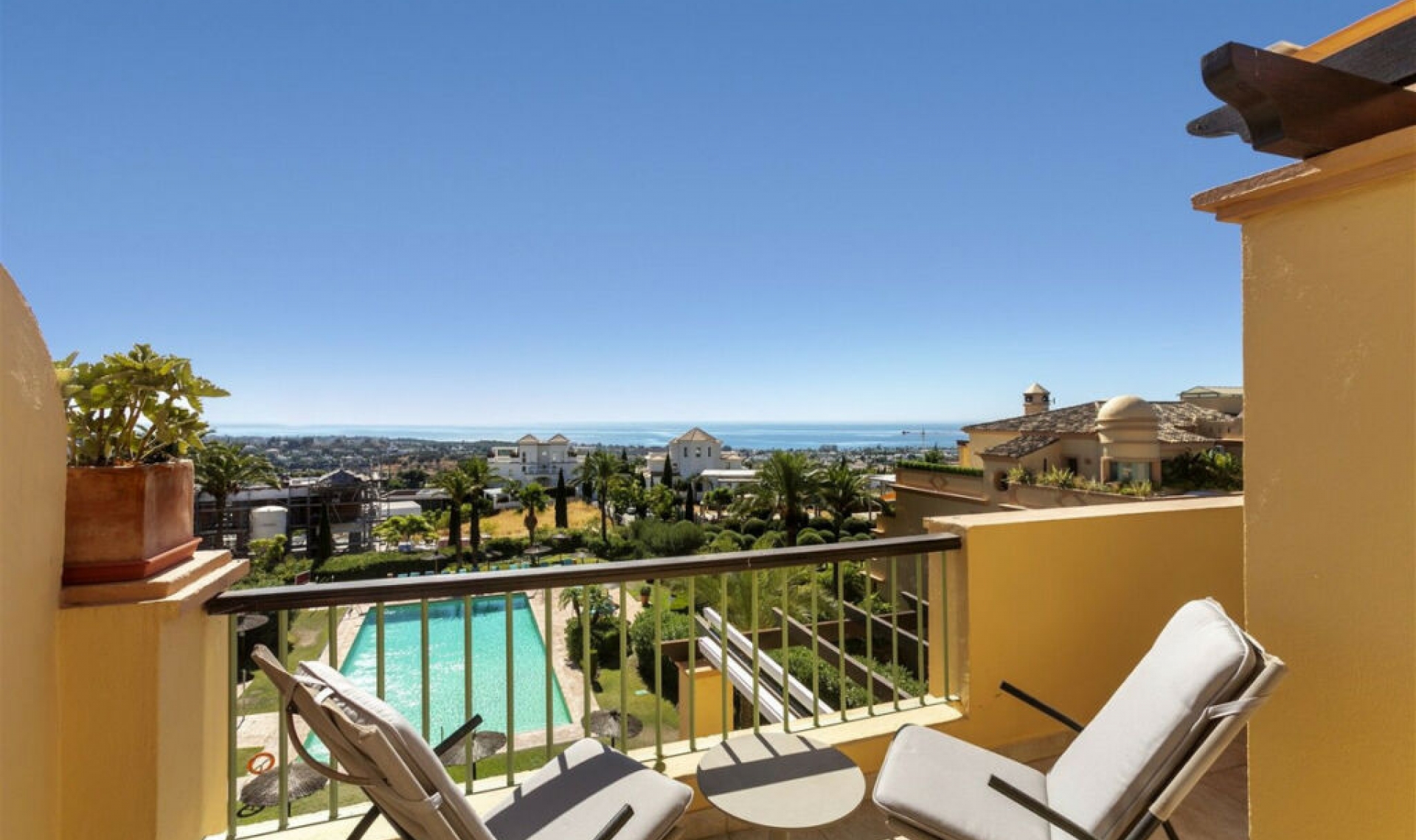 Resale - Apartment -
Los Flamingos