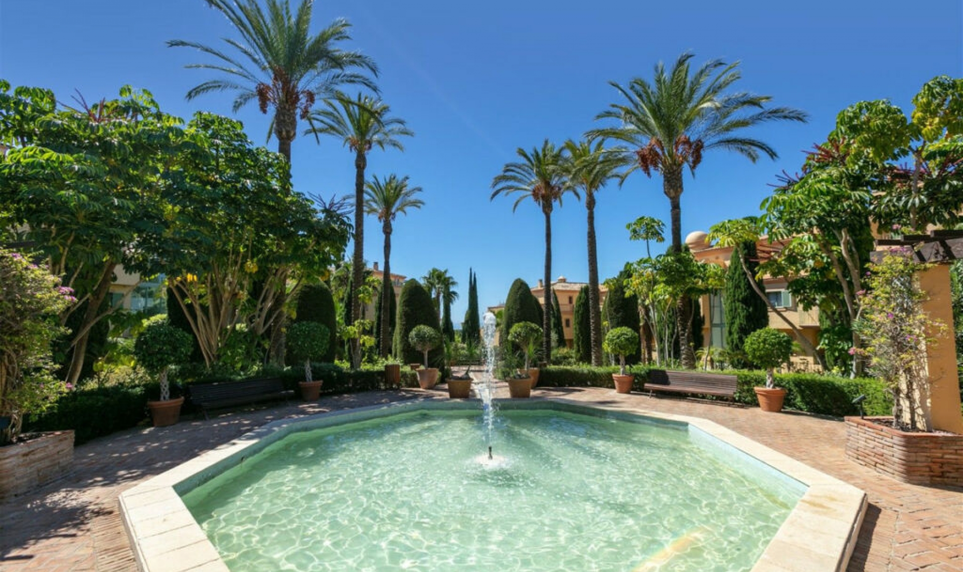 Resale - Apartment -
Los Flamingos