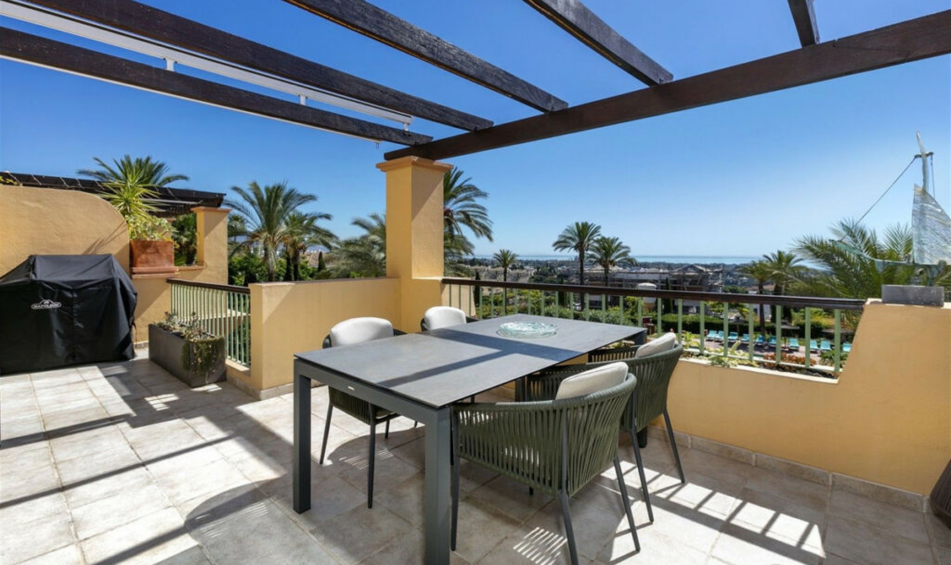 Resale - Apartment -
Los Flamingos