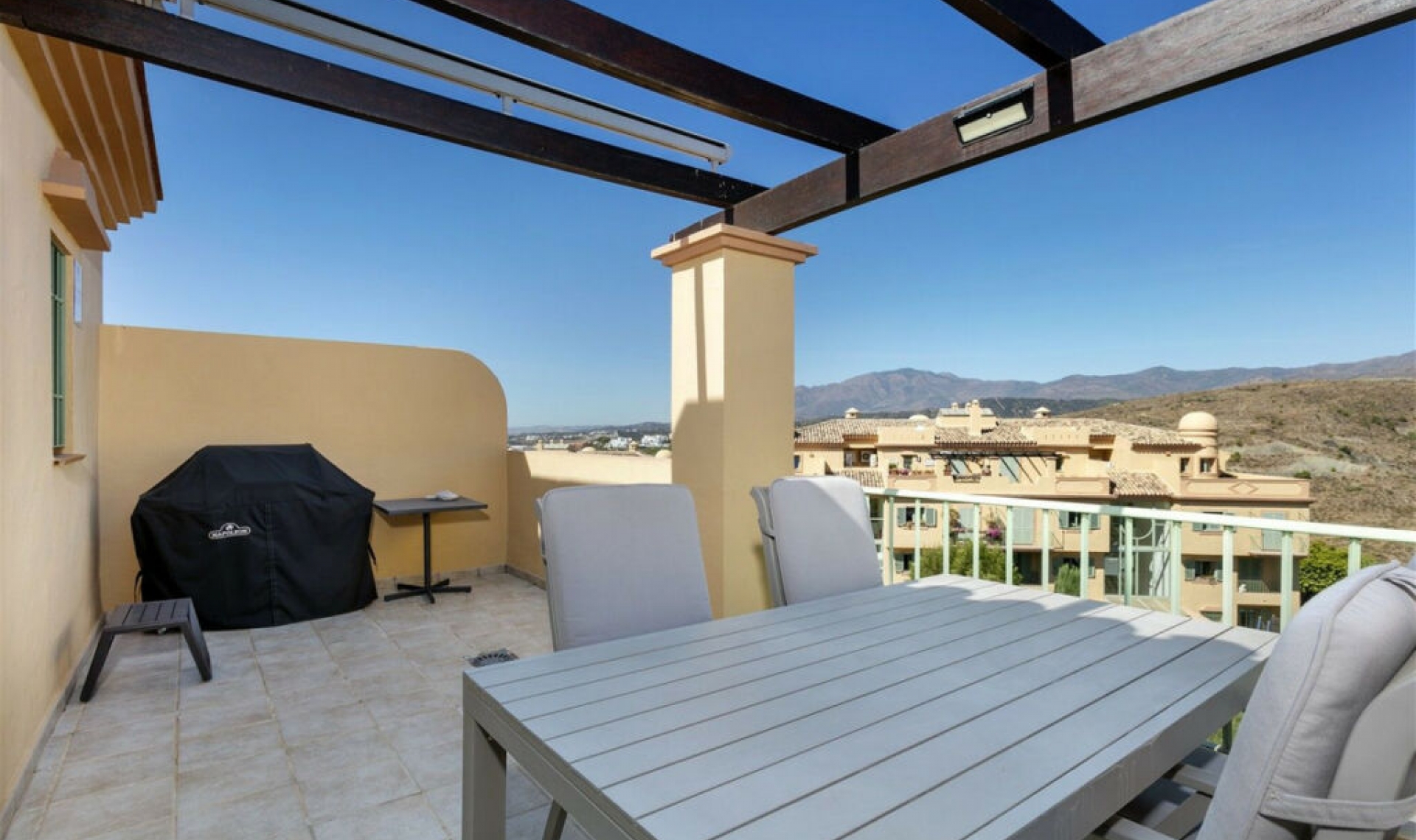 Resale - Apartment -
Los Flamingos