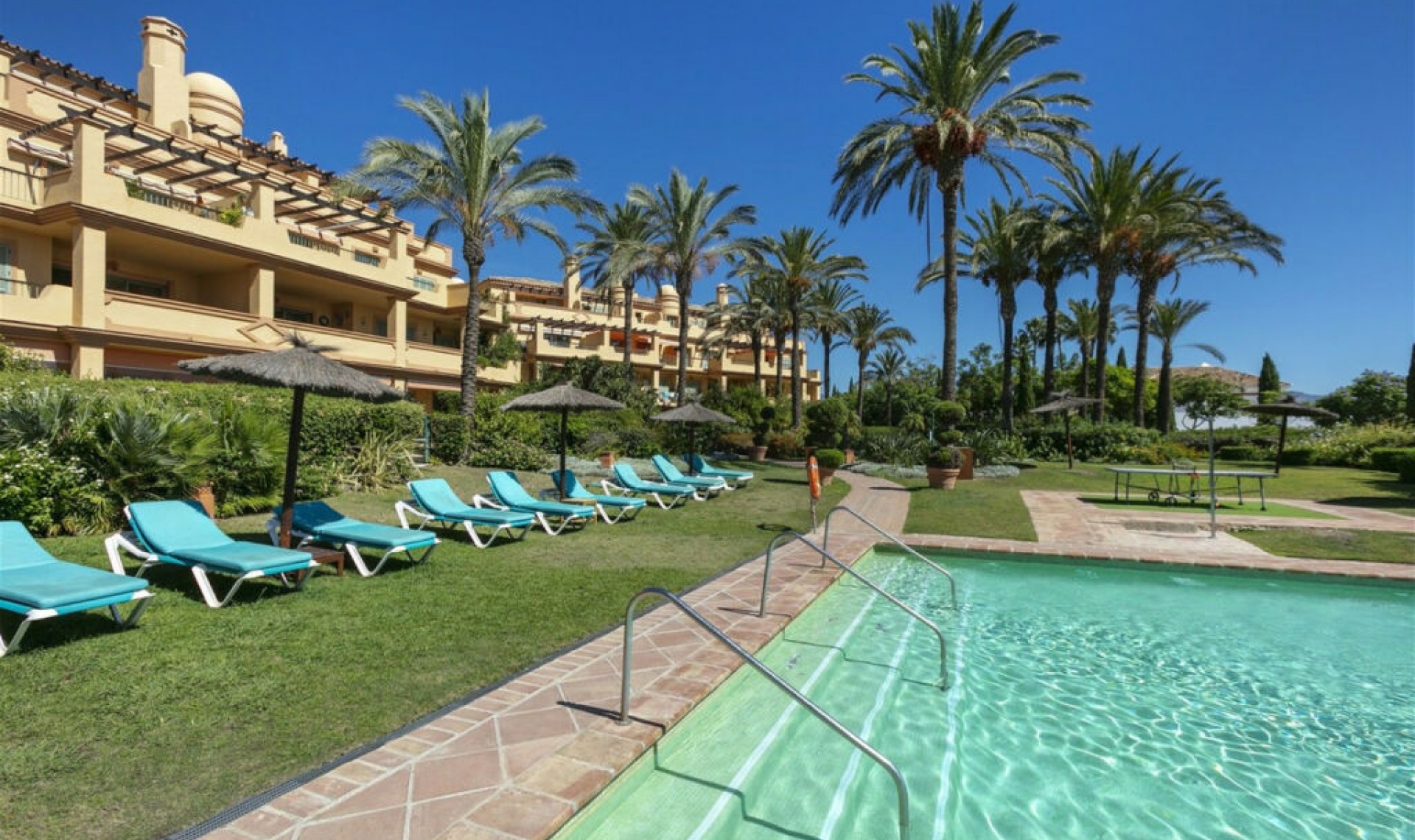 Resale - Apartment -
Los Flamingos