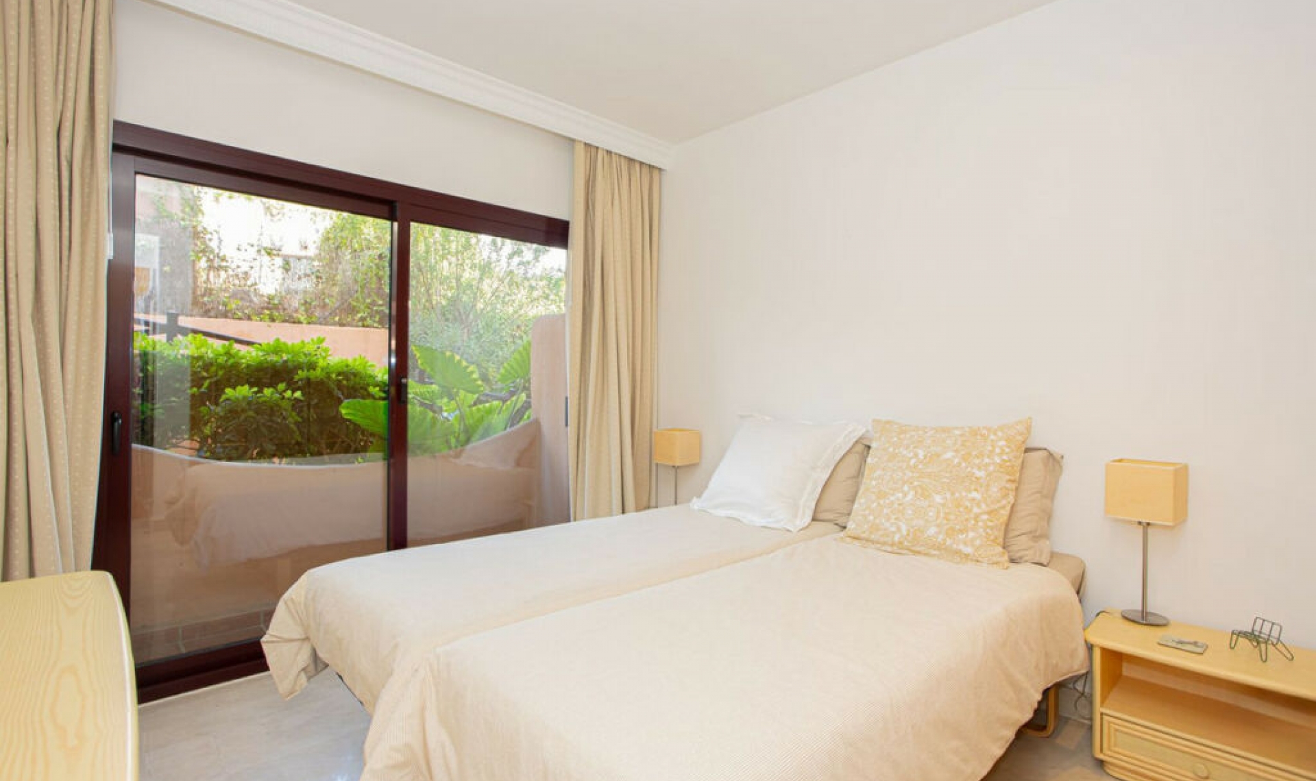 Resale - Apartment -
Los Flamingos