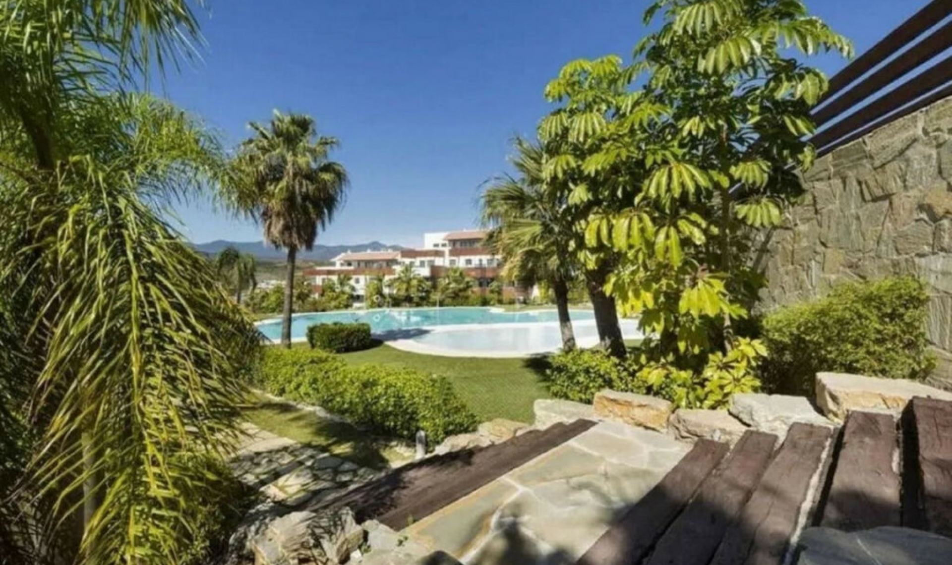 Resale - Apartment -
Los Flamingos