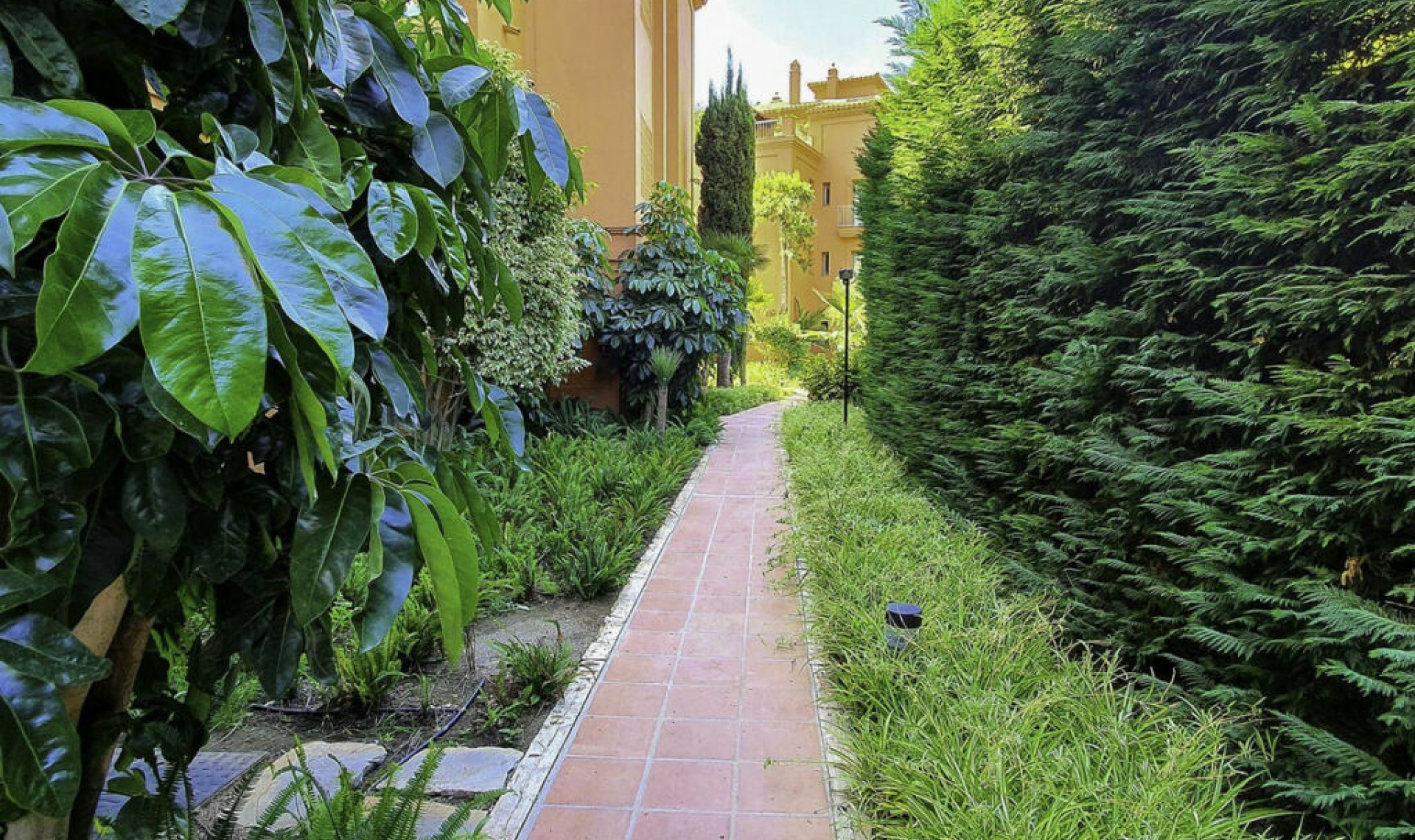 Resale - Apartment -
Los Flamingos