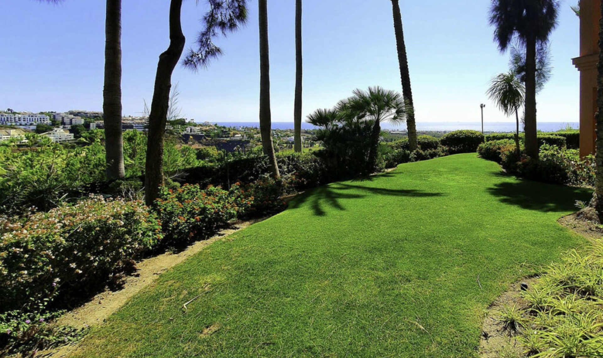 Resale - Apartment -
Los Flamingos