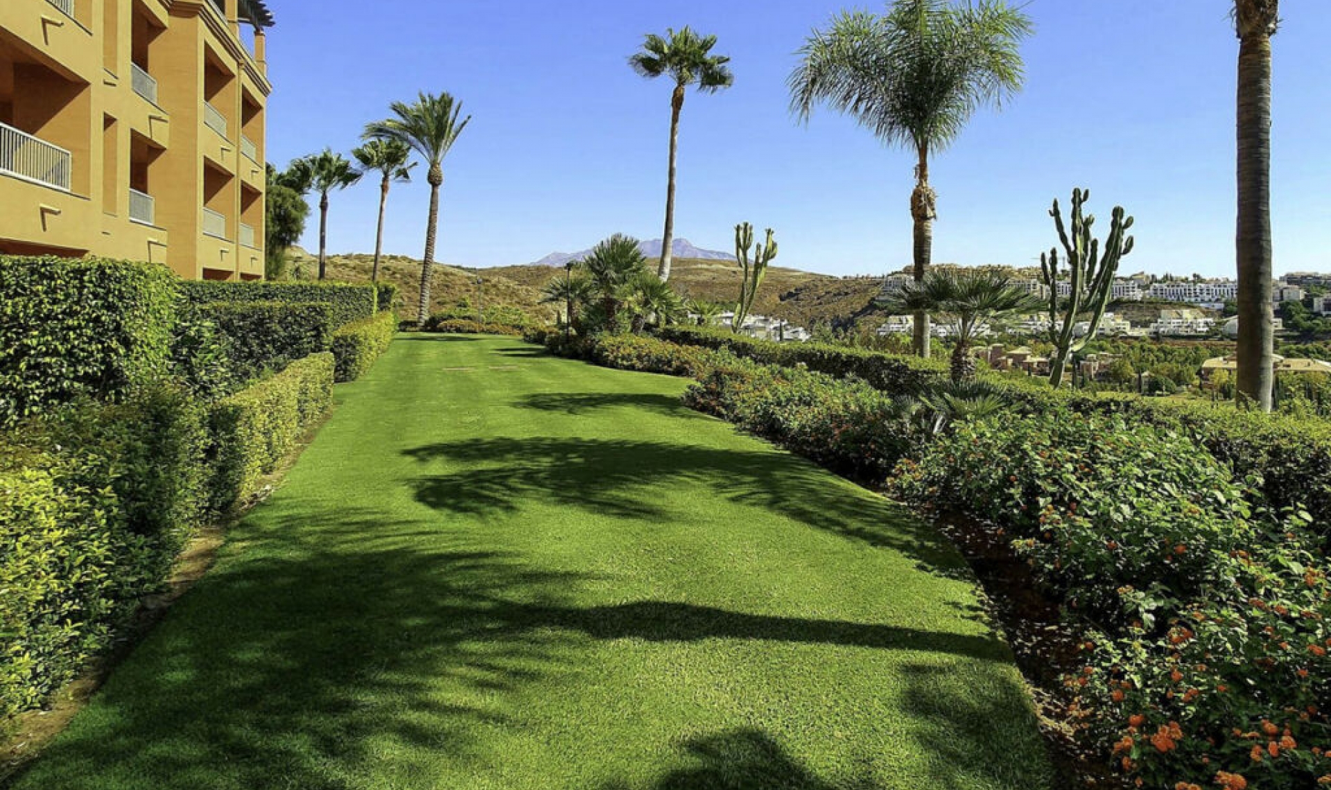 Resale - Apartment -
Los Flamingos