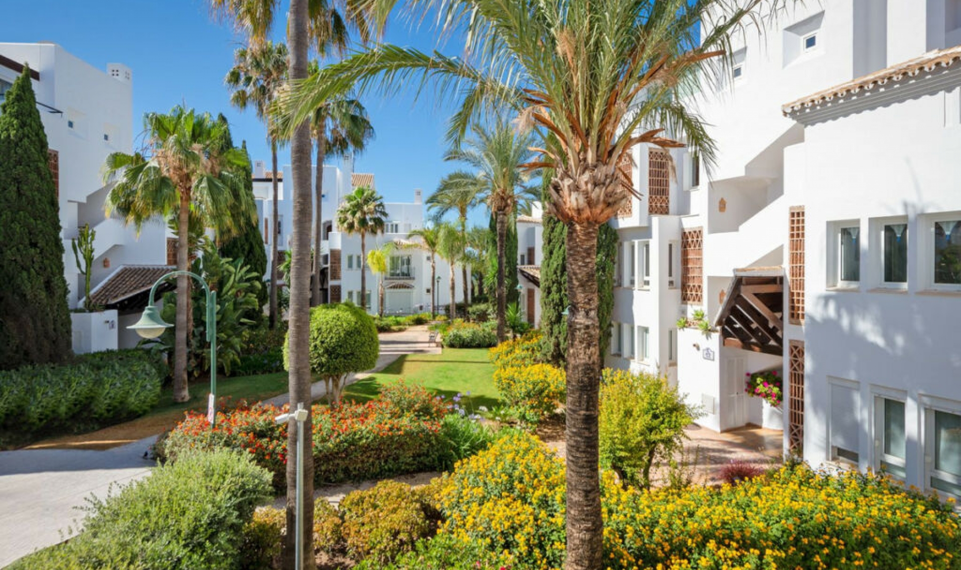 Resale - Apartment -
Los Monteros