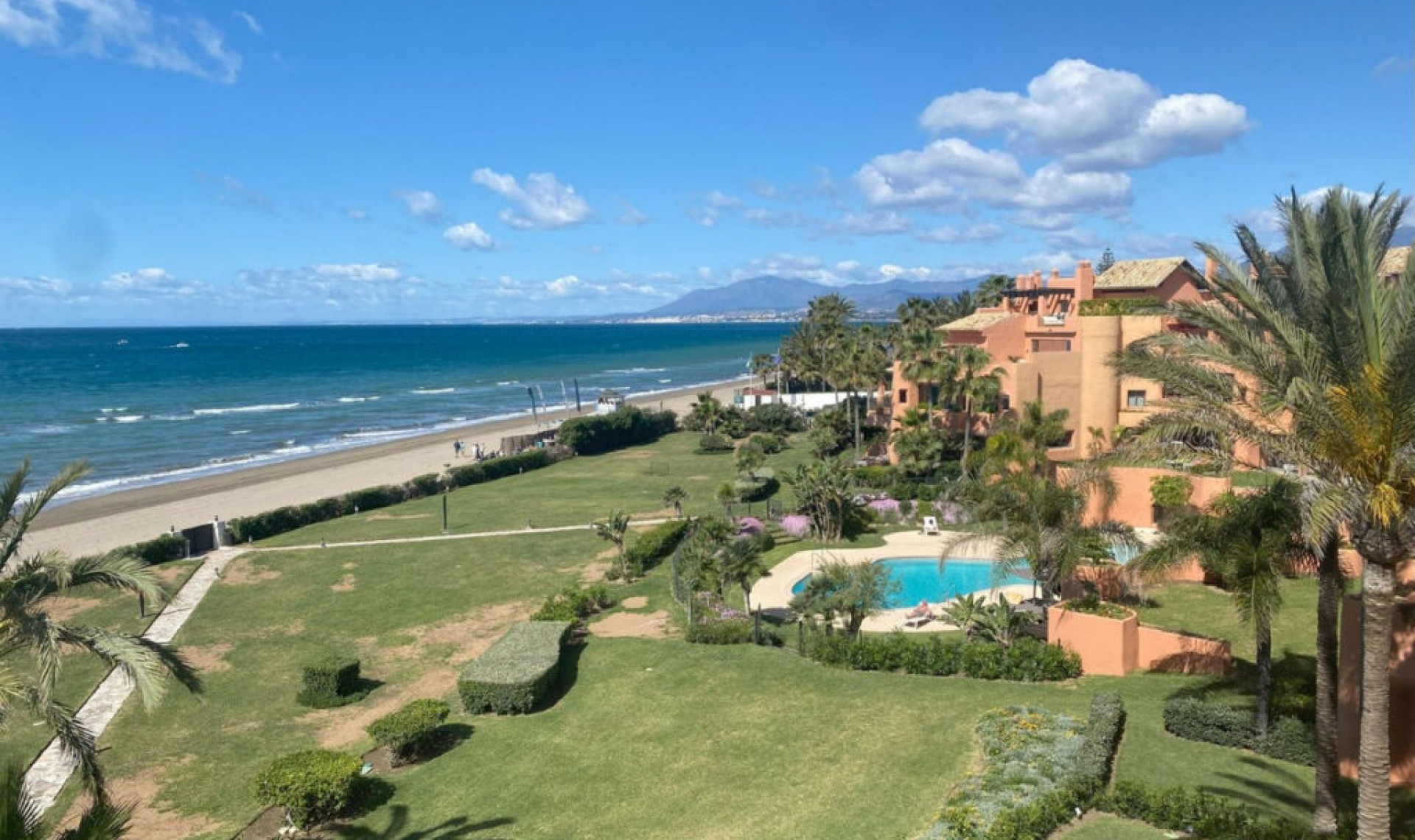 Resale - Apartment -
Los Monteros