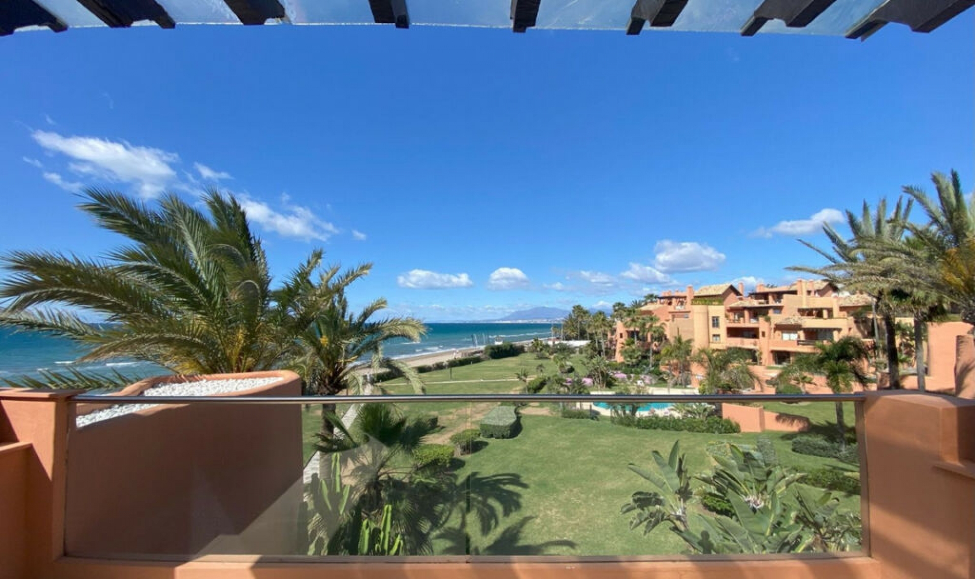 Resale - Apartment -
Los Monteros