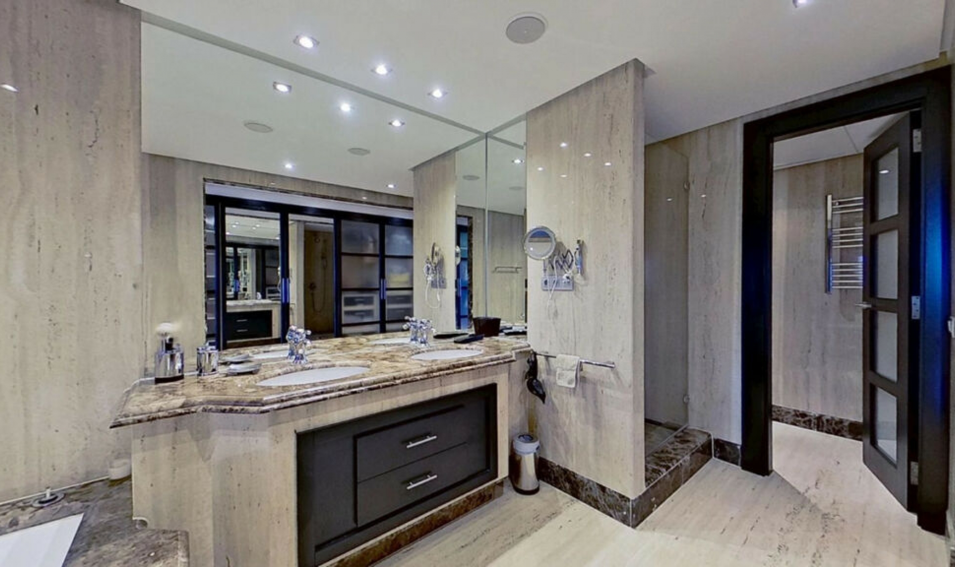 Resale - Apartment -
Los Monteros