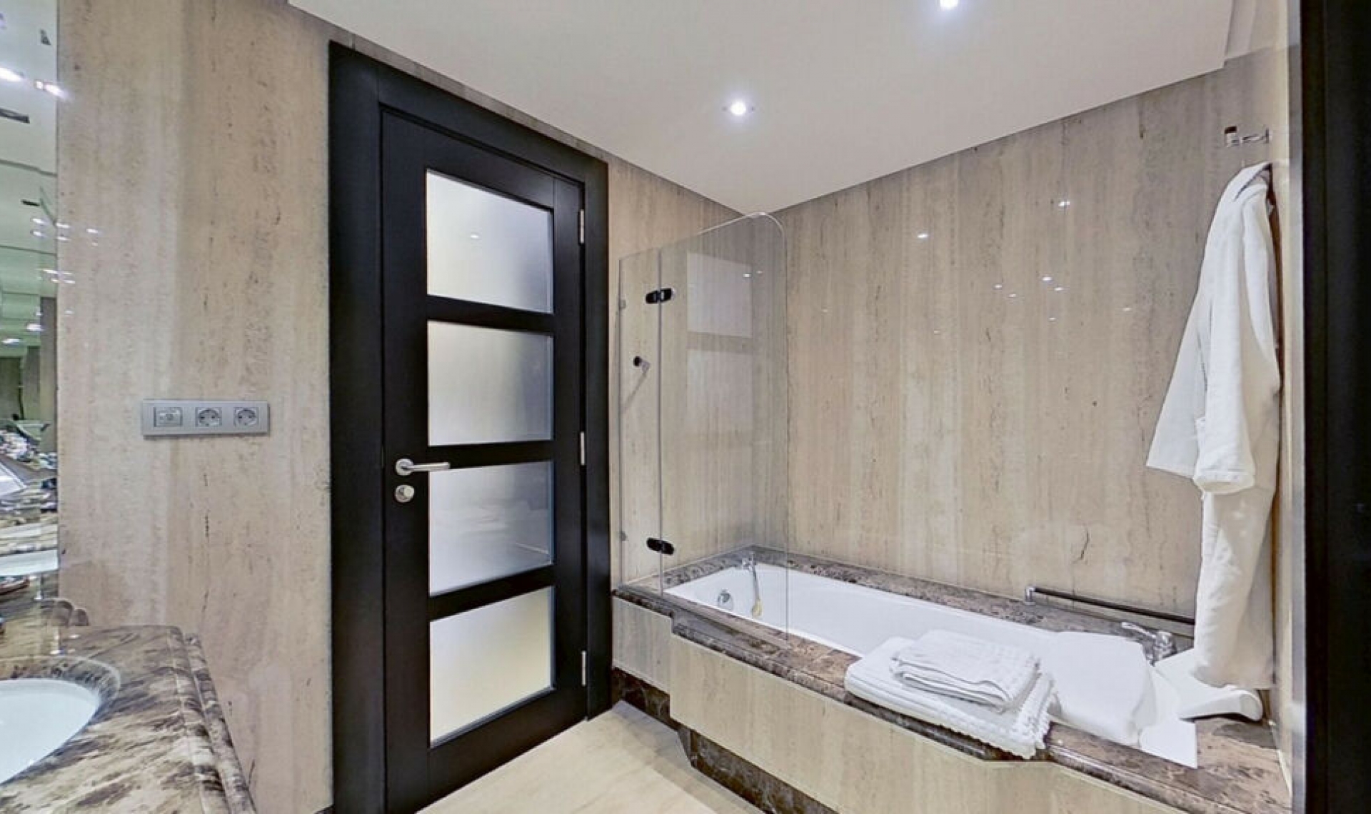 Resale - Apartment -
Los Monteros