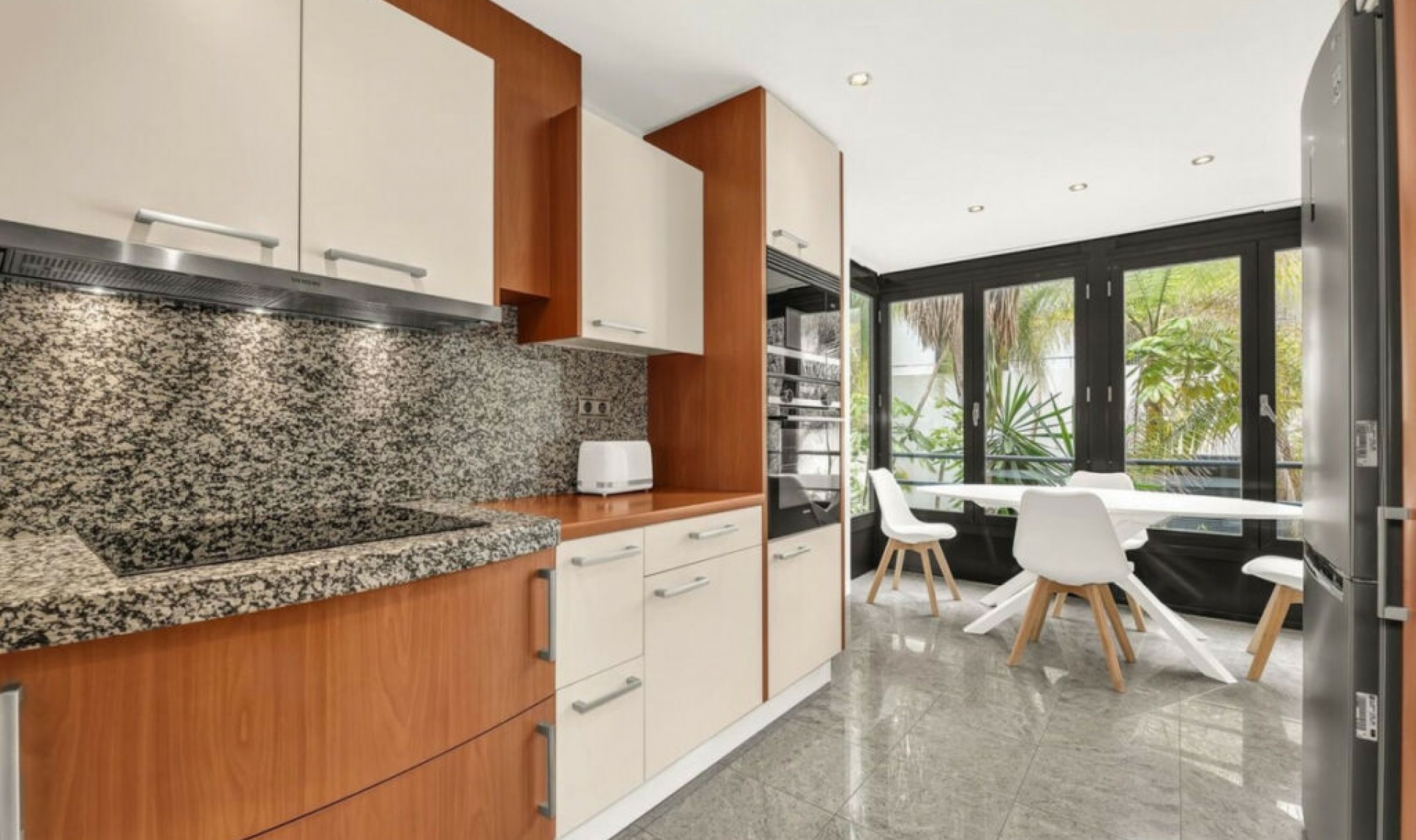 Resale - Apartment -
Los Monteros