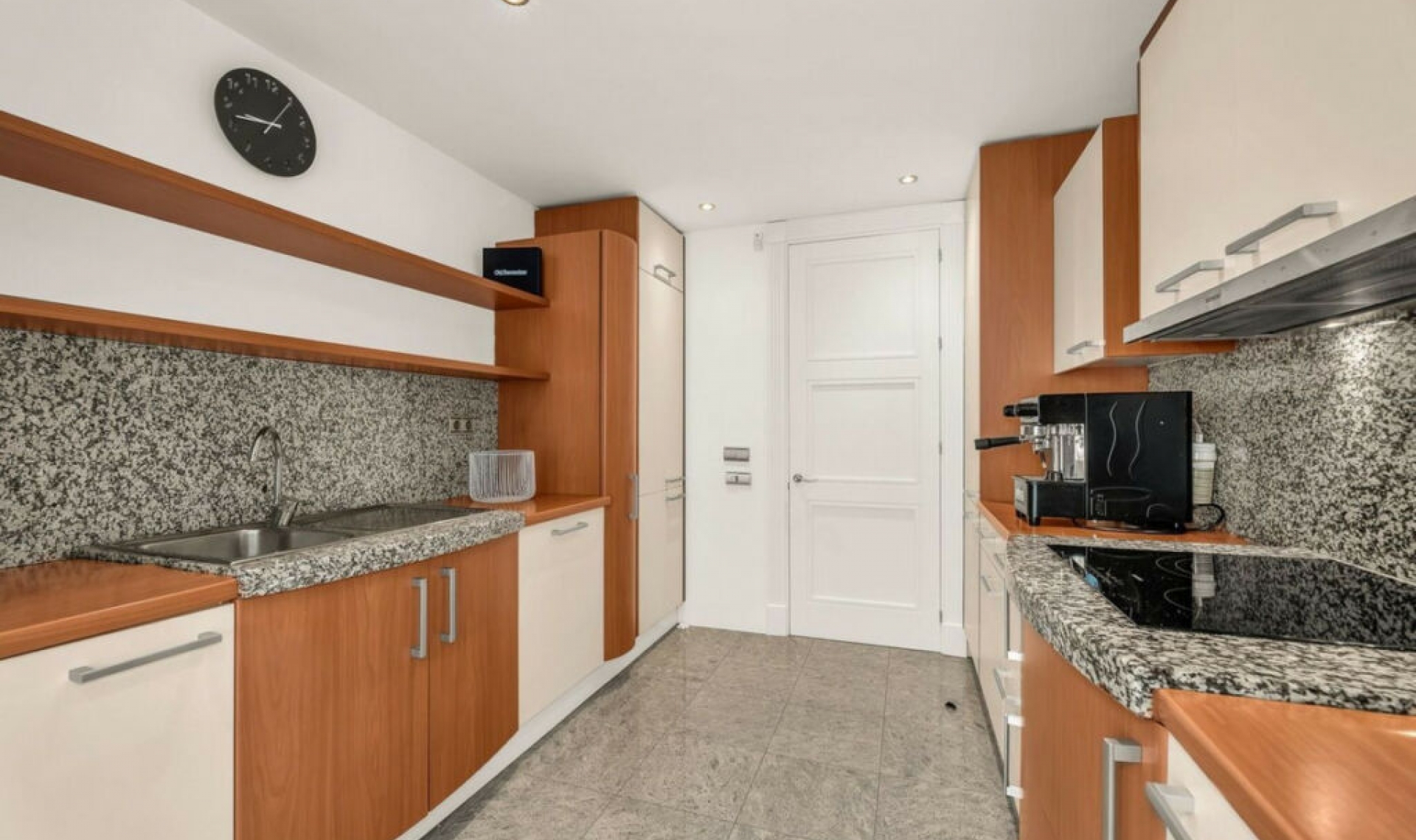 Resale - Apartment -
Los Monteros