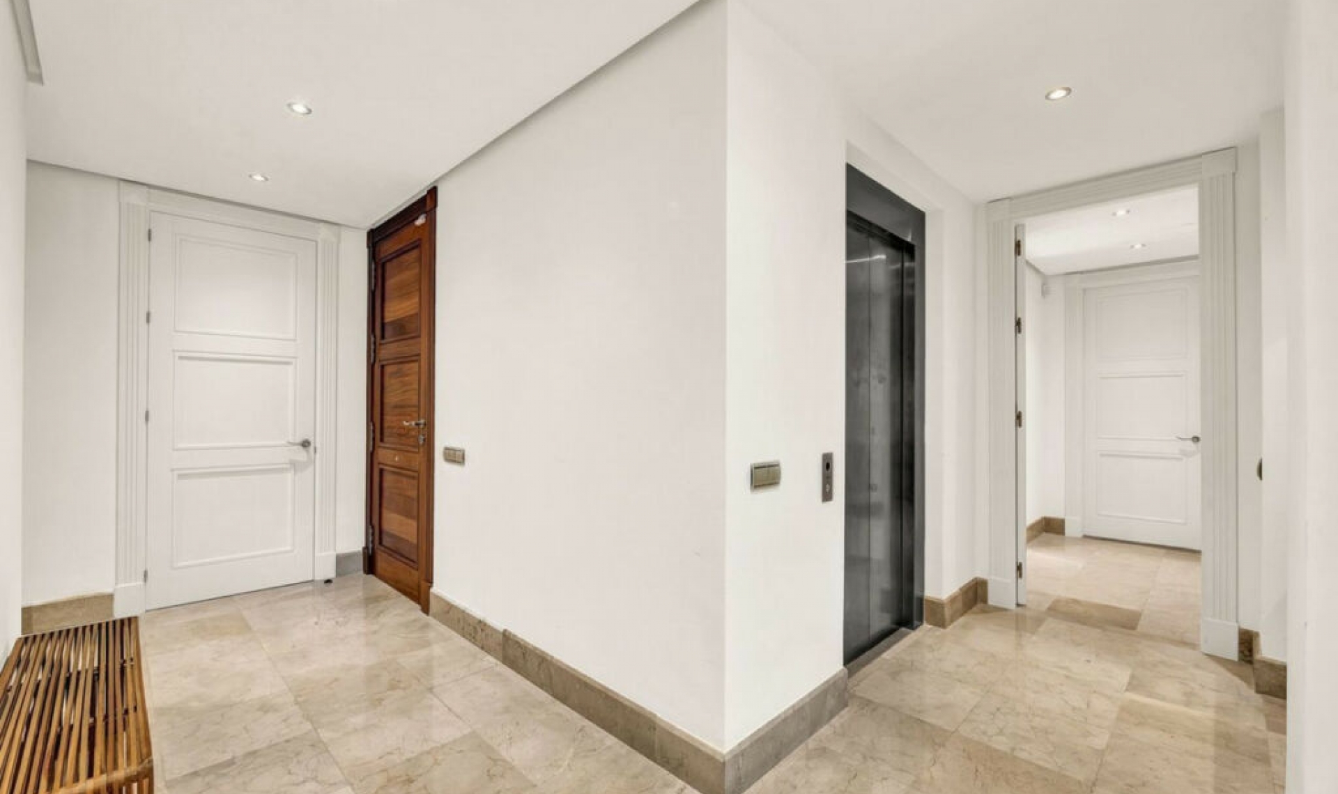 Resale - Apartment -
Los Monteros