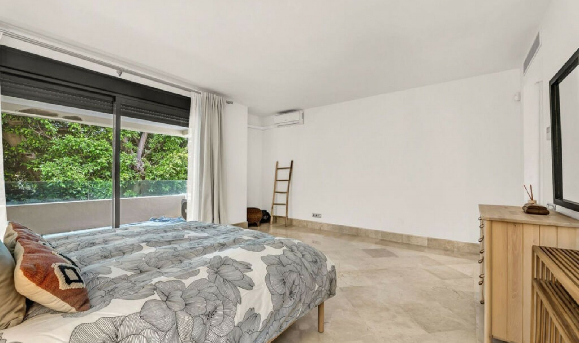 Resale - Apartment -
Los Monteros