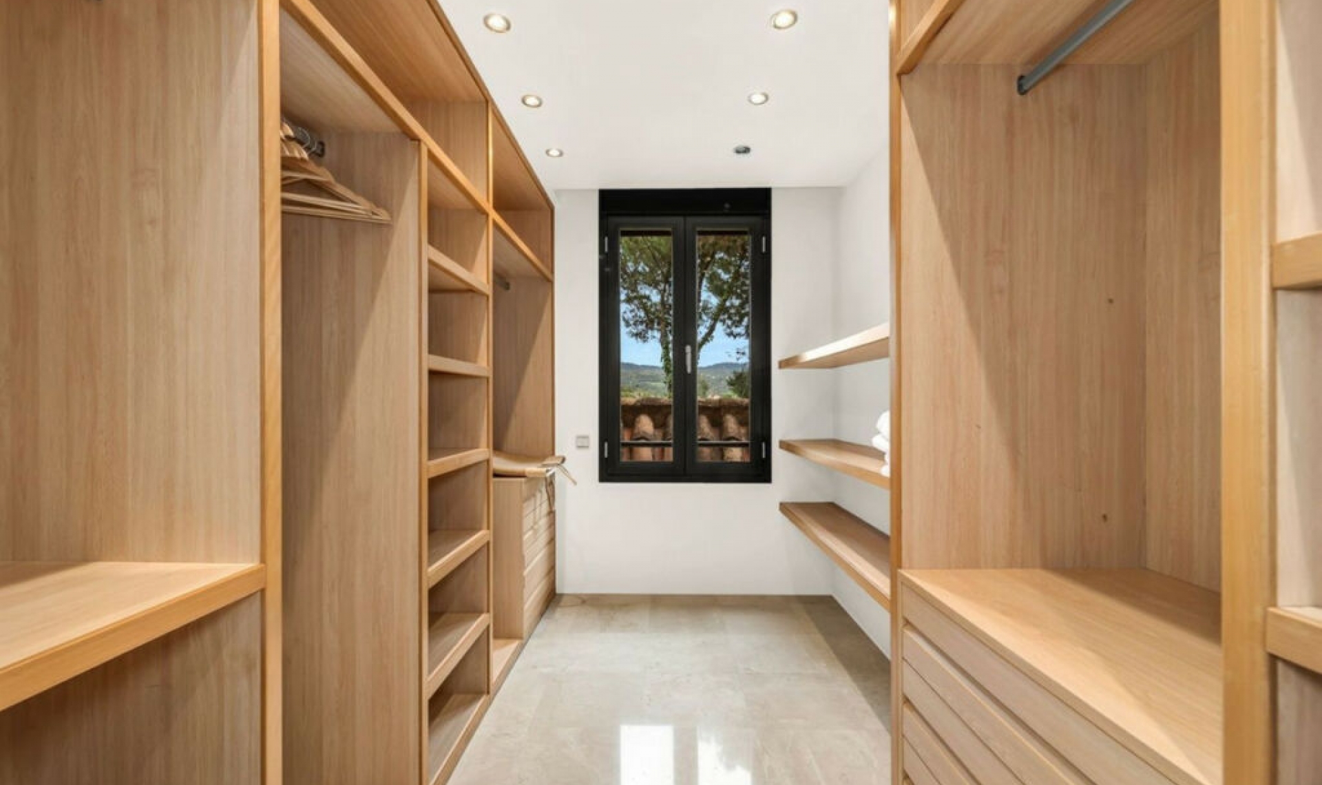 Resale - Apartment -
Los Monteros