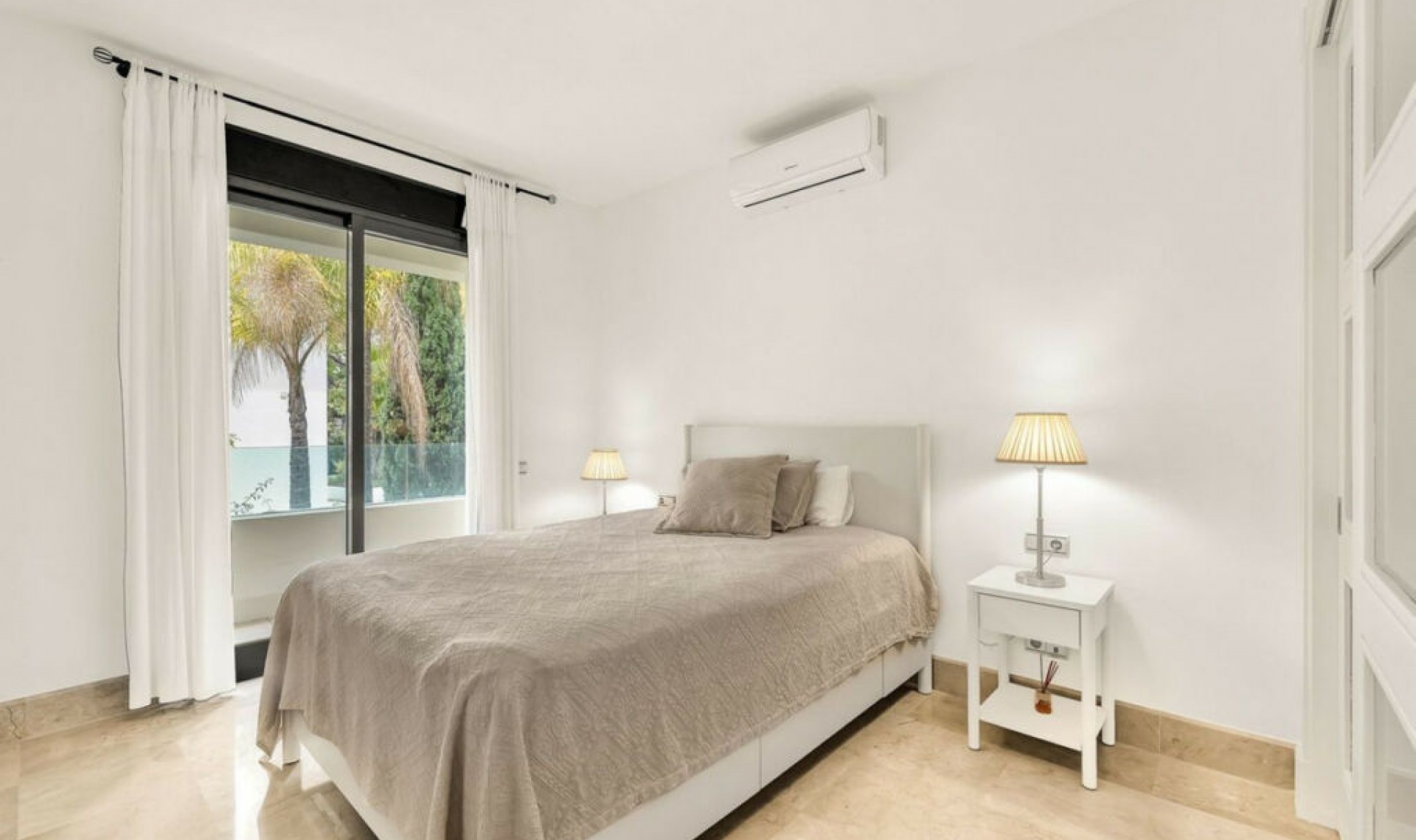 Resale - Apartment -
Los Monteros