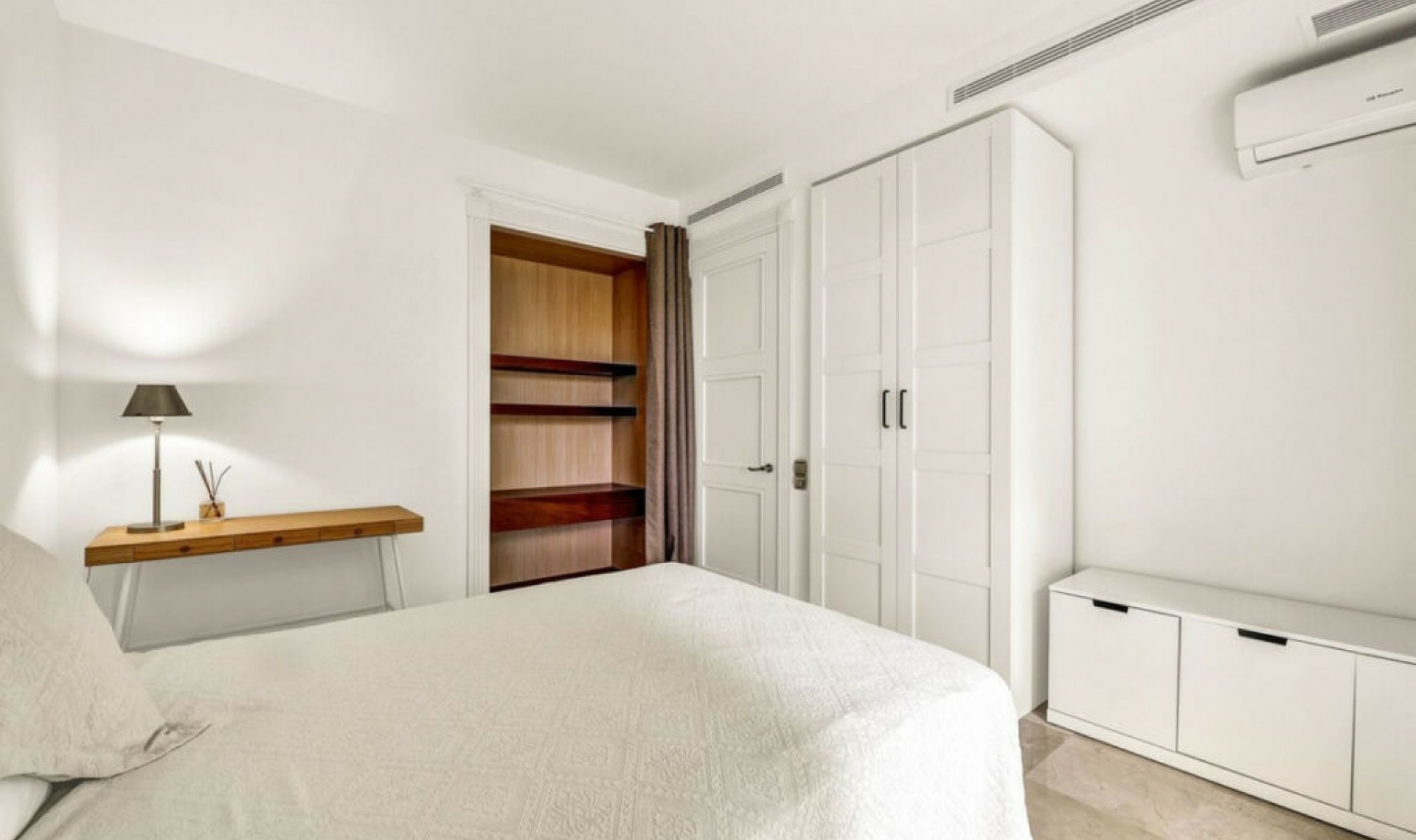 Resale - Apartment -
Los Monteros