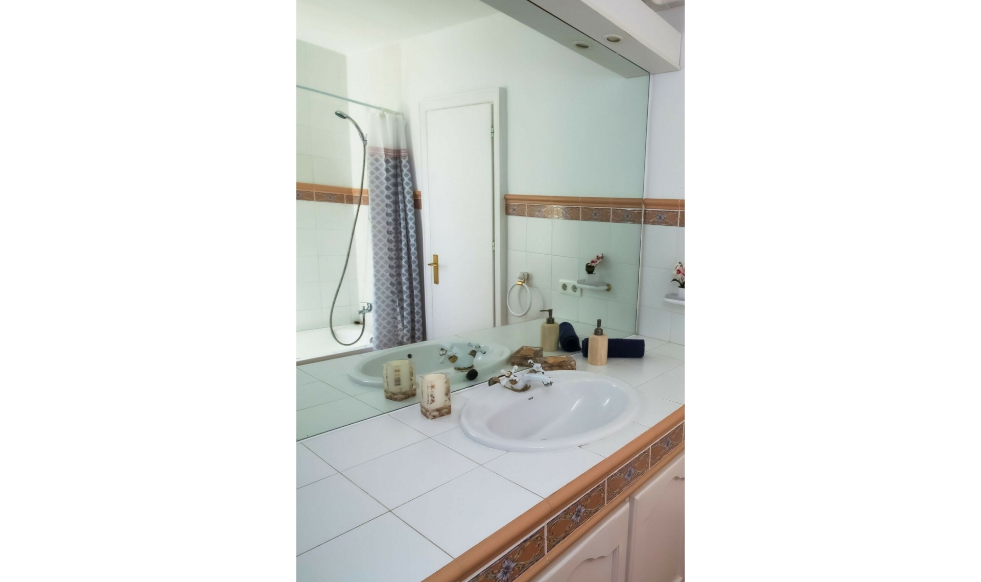 Resale - Apartment -
Los Monteros