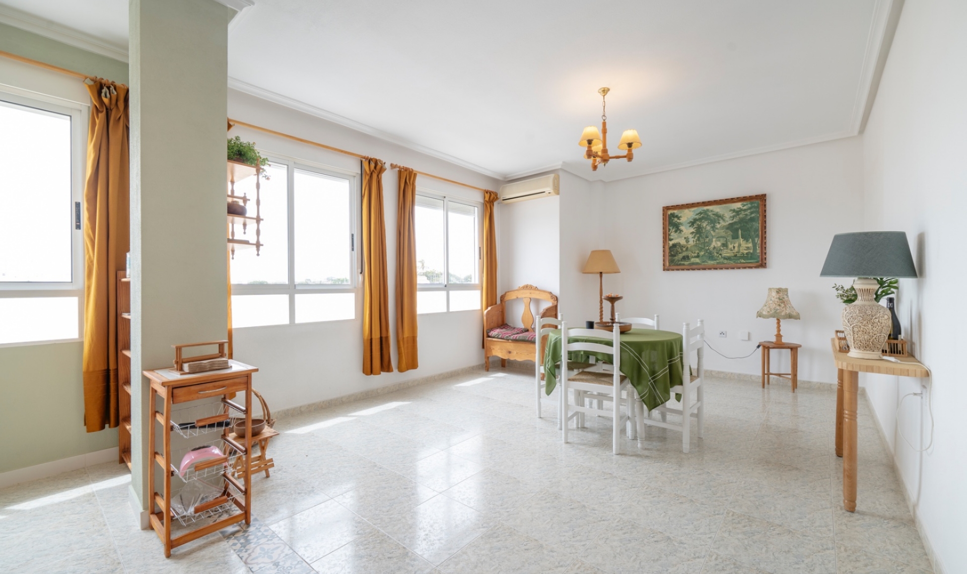 Resale - Apartment -
Los Montesinos