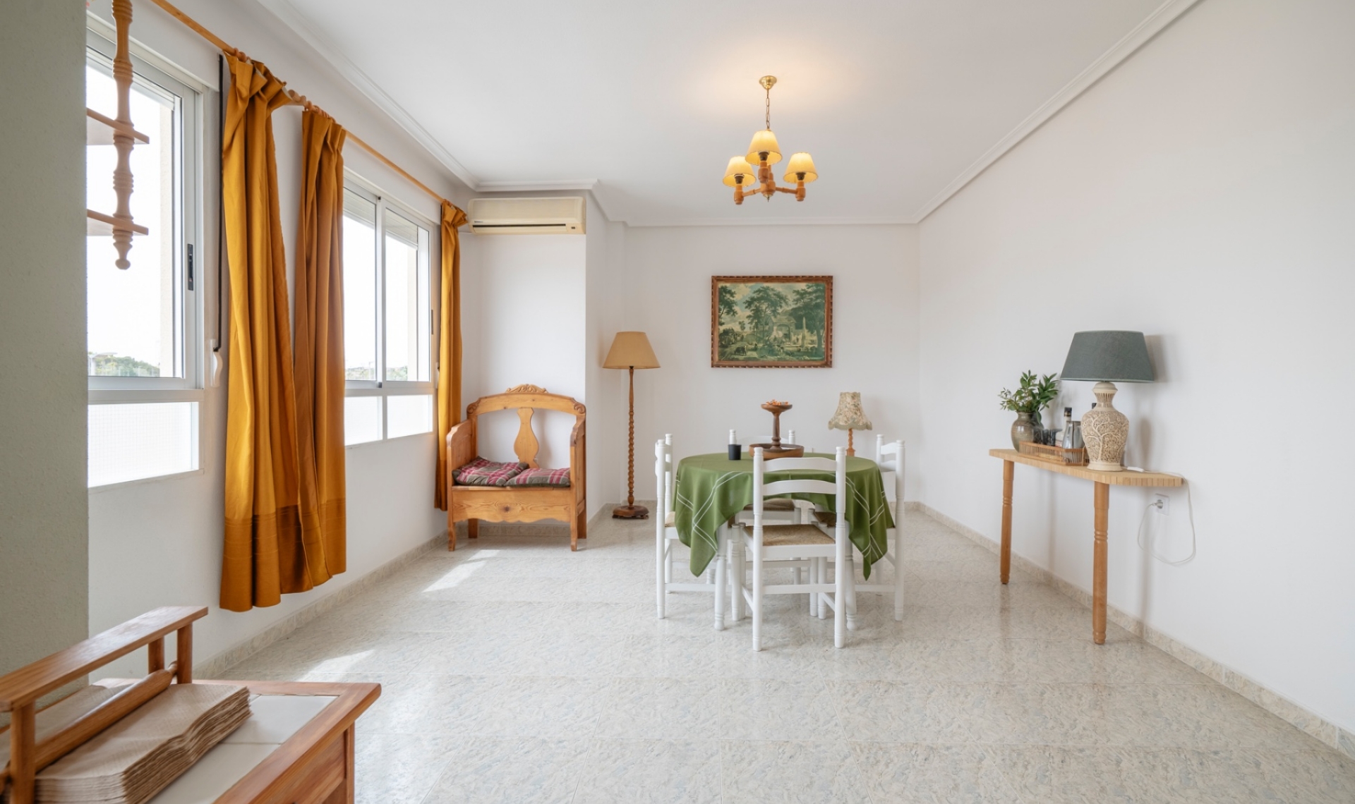 Resale - Apartment -
Los Montesinos