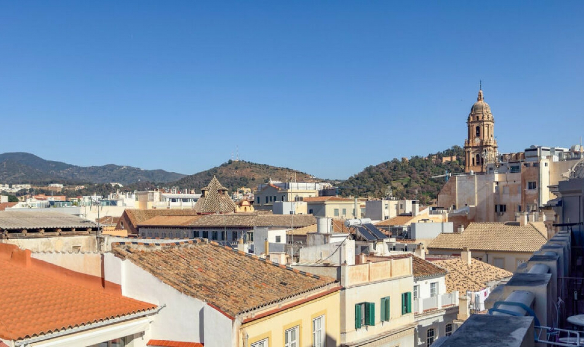 Resale - Apartment -
Málaga Centro