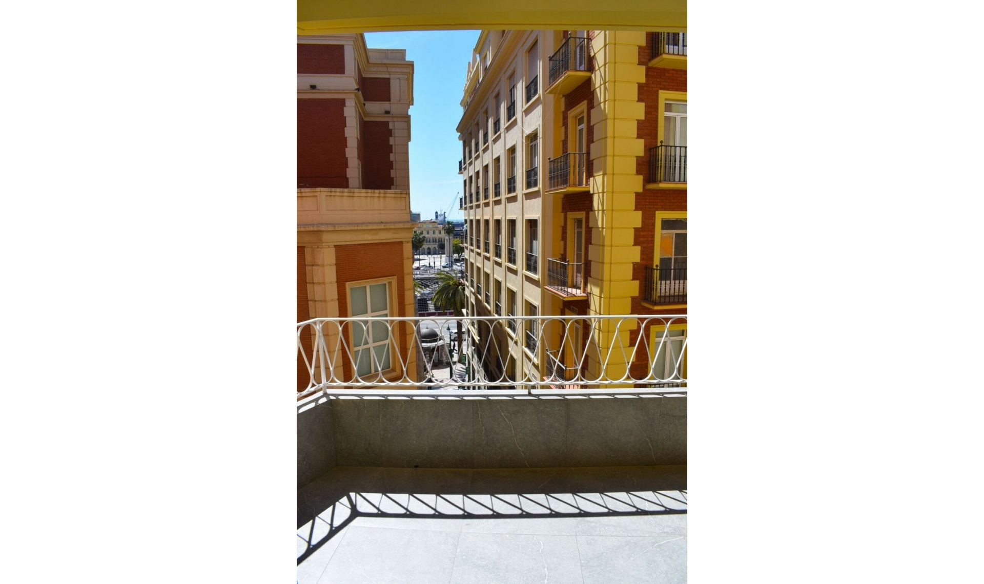 Resale - Apartment -
Málaga Centro