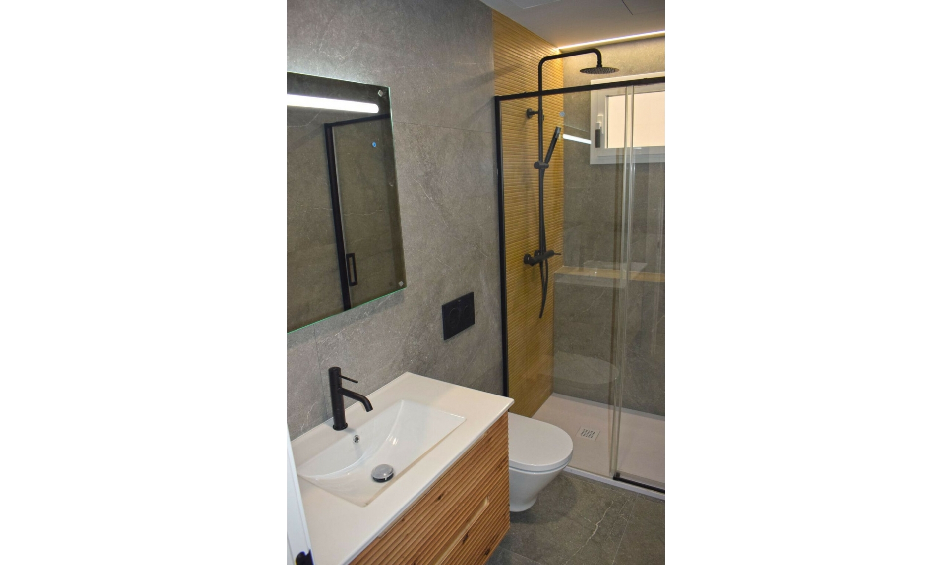 Resale - Apartment -
Málaga Centro