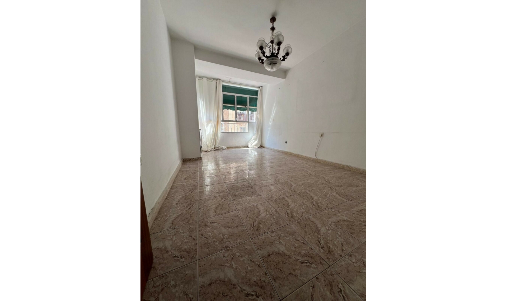 Resale - Apartment -
Málaga Centro