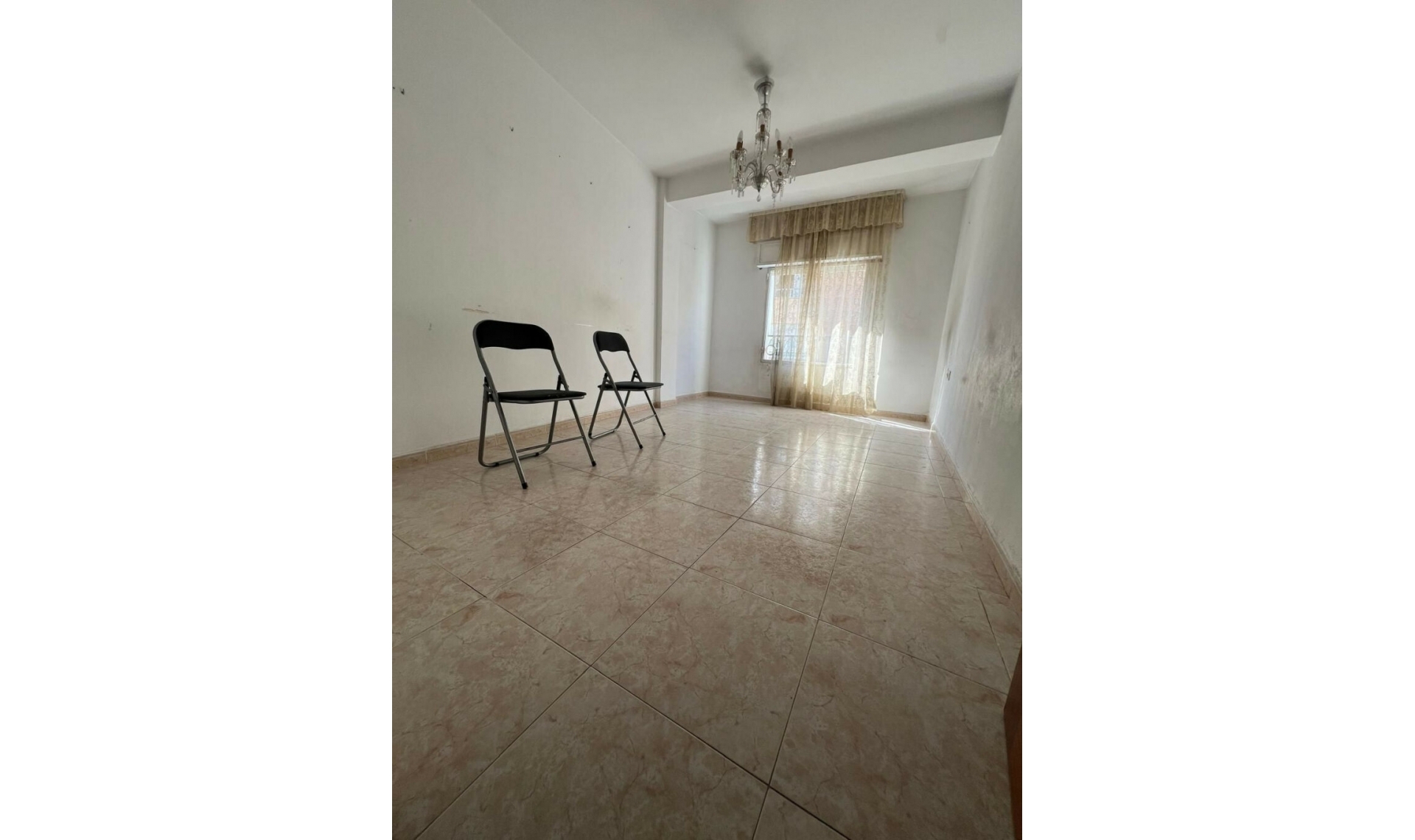 Resale - Apartment -
Málaga Centro