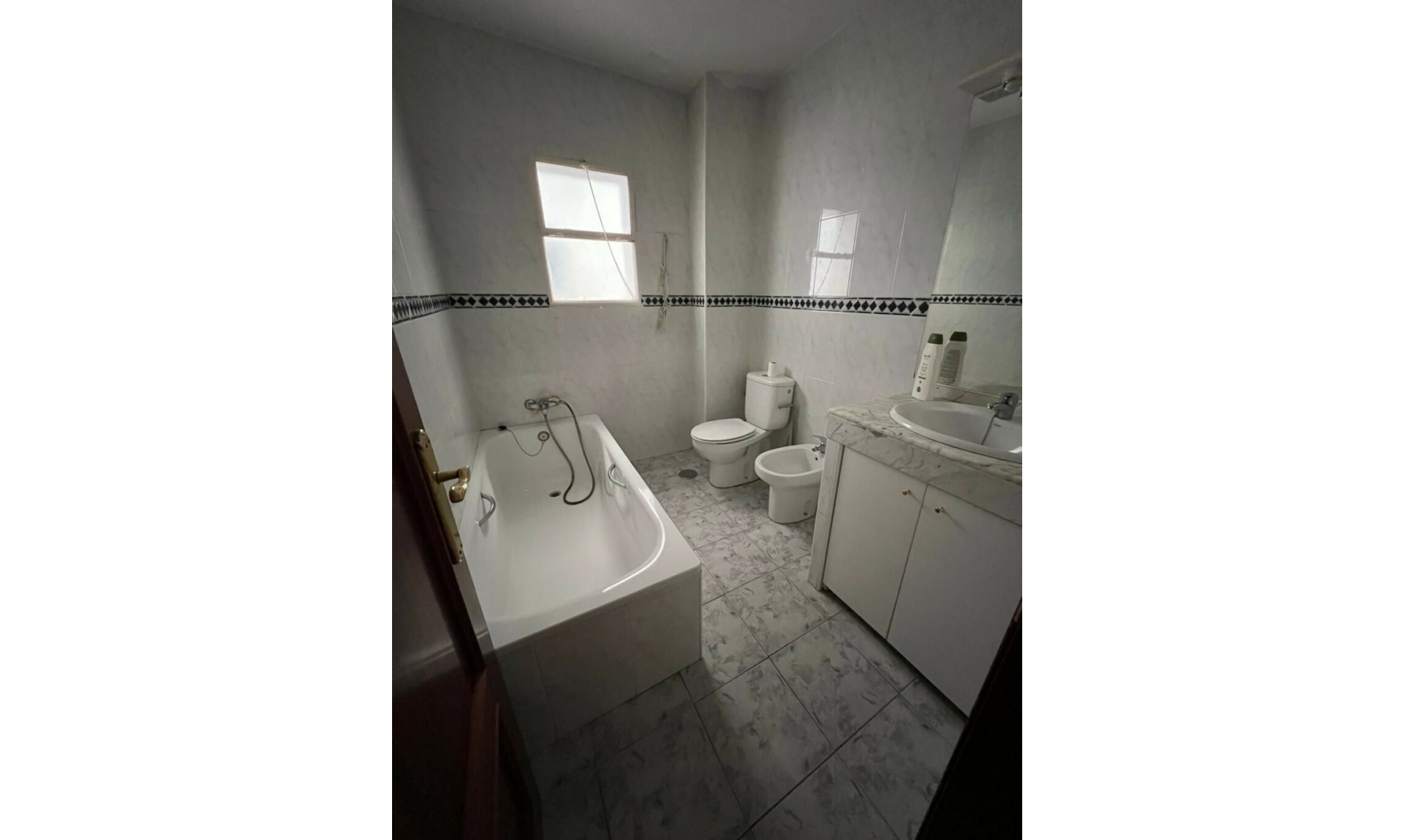 Resale - Apartment -
Málaga Centro