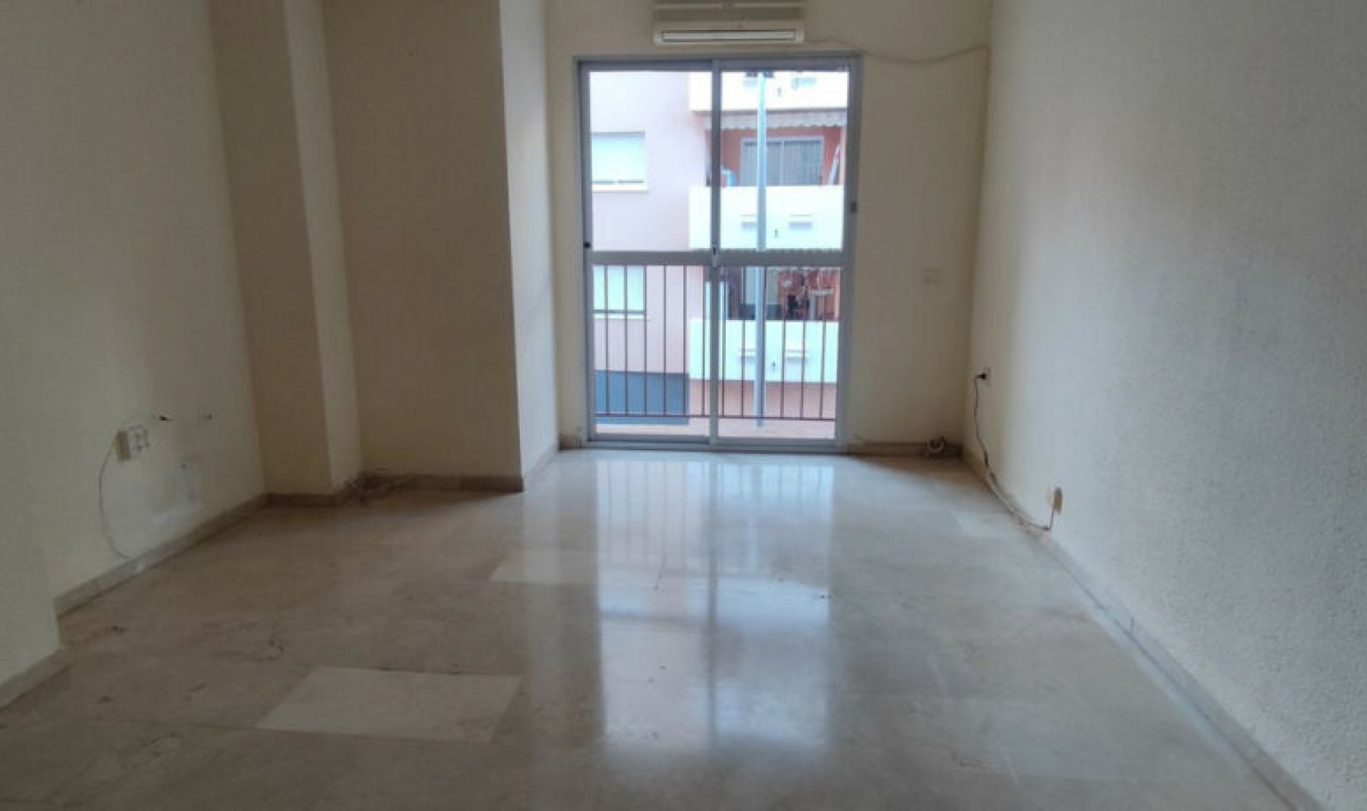 Resale - Apartment -
Málaga Centro