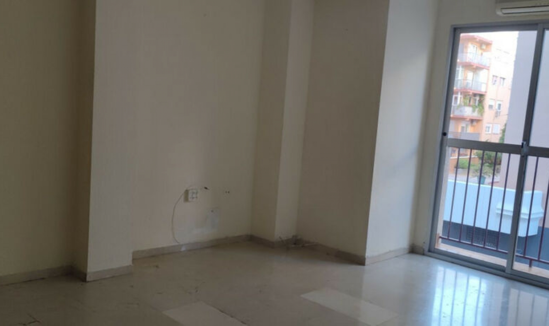 Resale - Apartment -
Málaga Centro