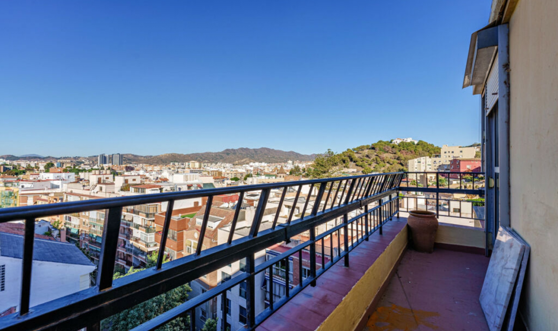 Resale - Apartment -
Málaga Centro