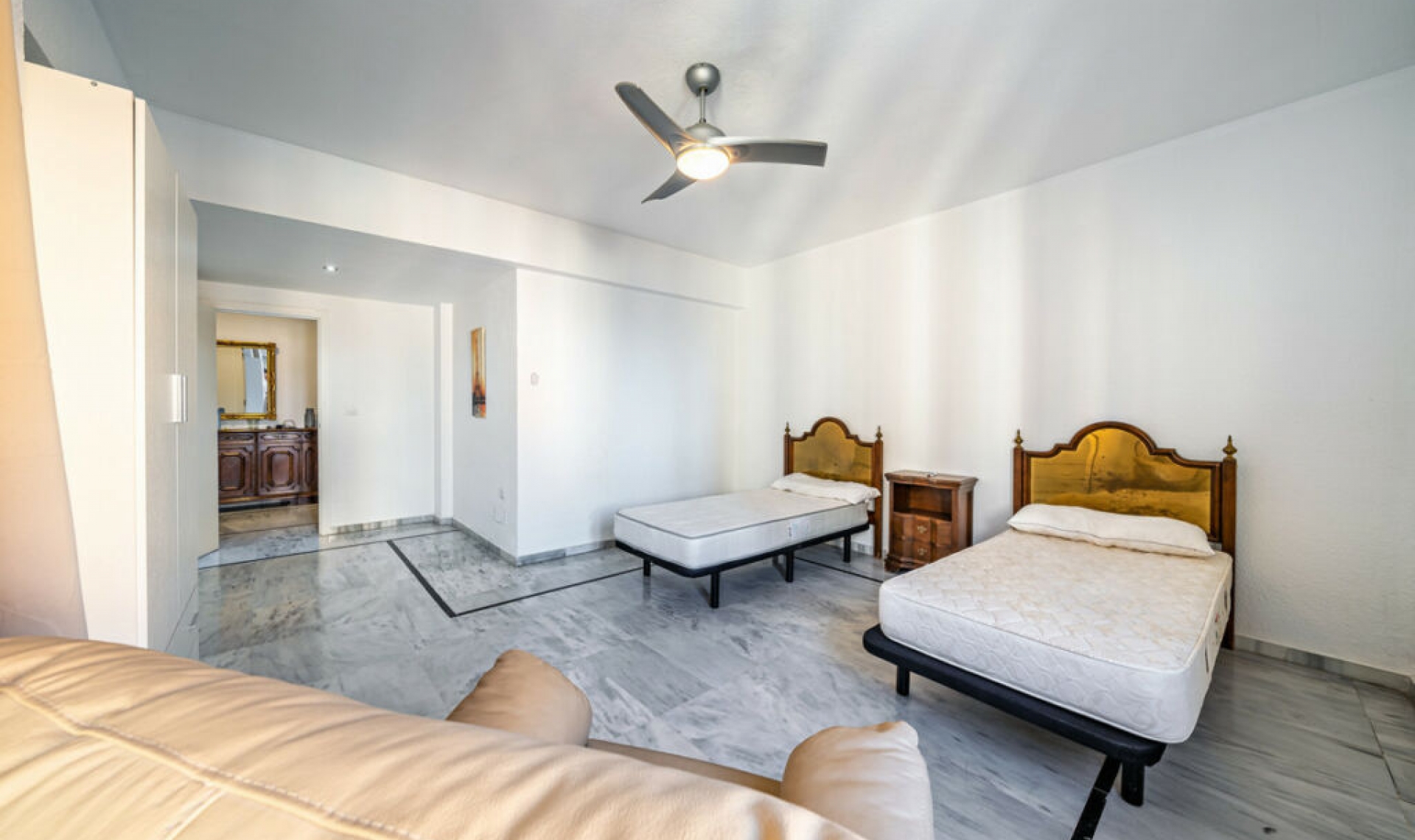 Resale - Apartment -
Málaga Centro