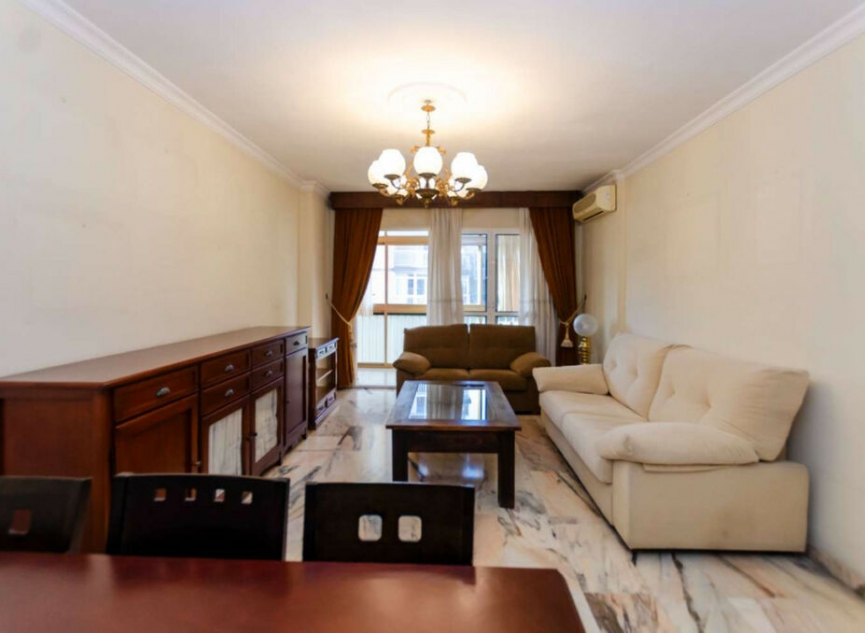 Resale - Apartment -
Málaga Centro