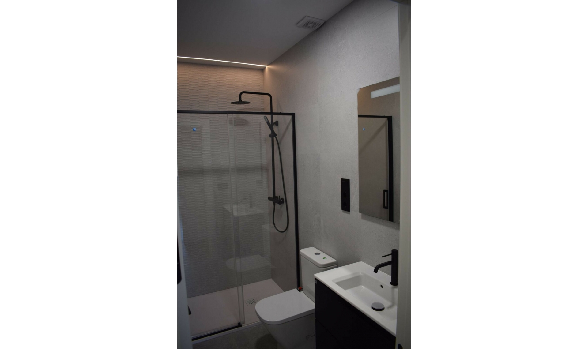 Resale - Apartment -
Málaga Centro