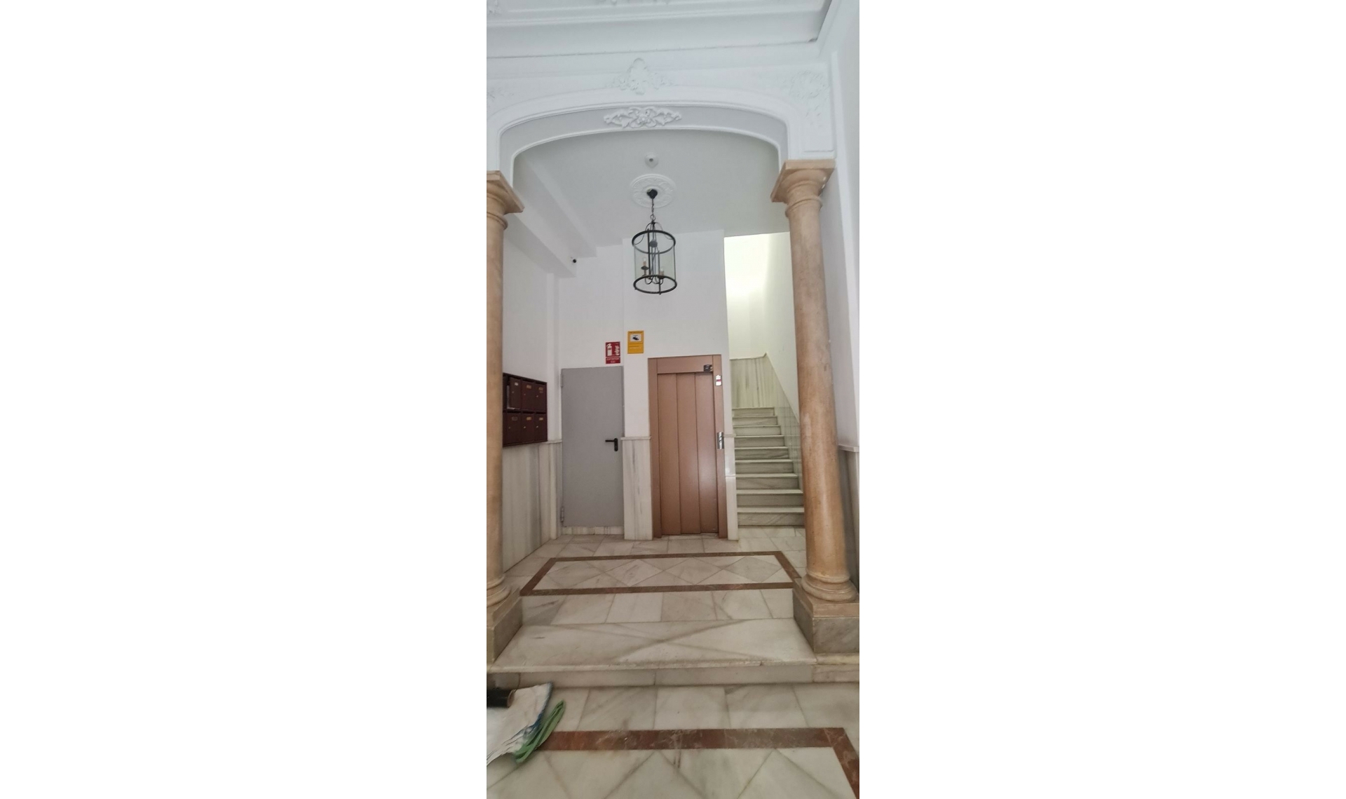 Resale - Apartment -
Málaga Centro