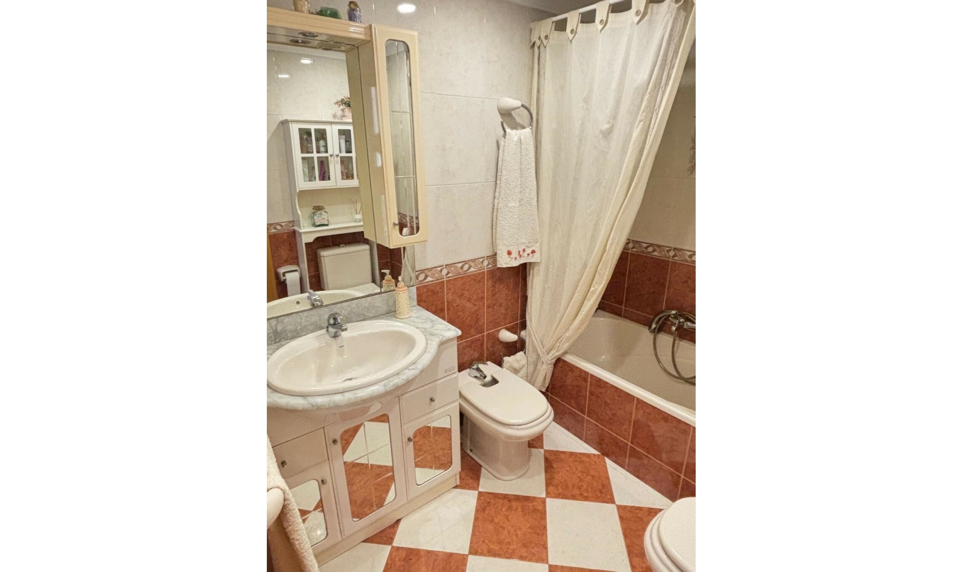 Resale - Apartment -
Málaga