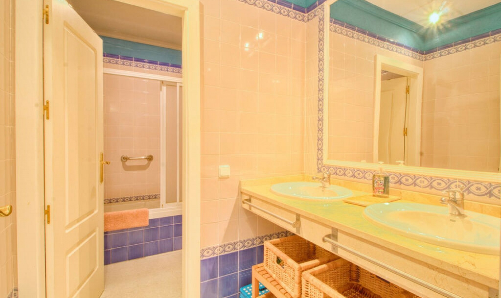 Resale - Apartment -
Manilva