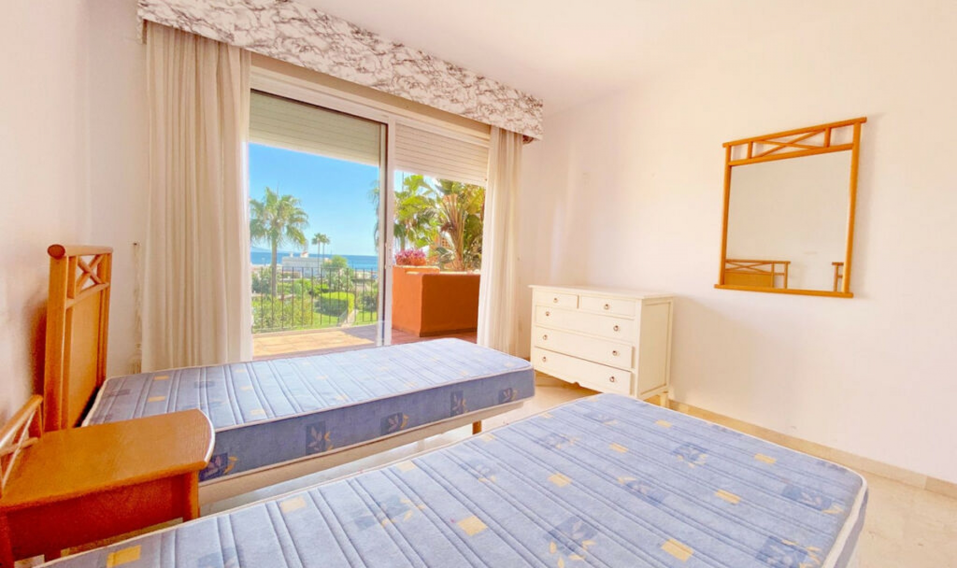 Resale - Apartment -
Manilva