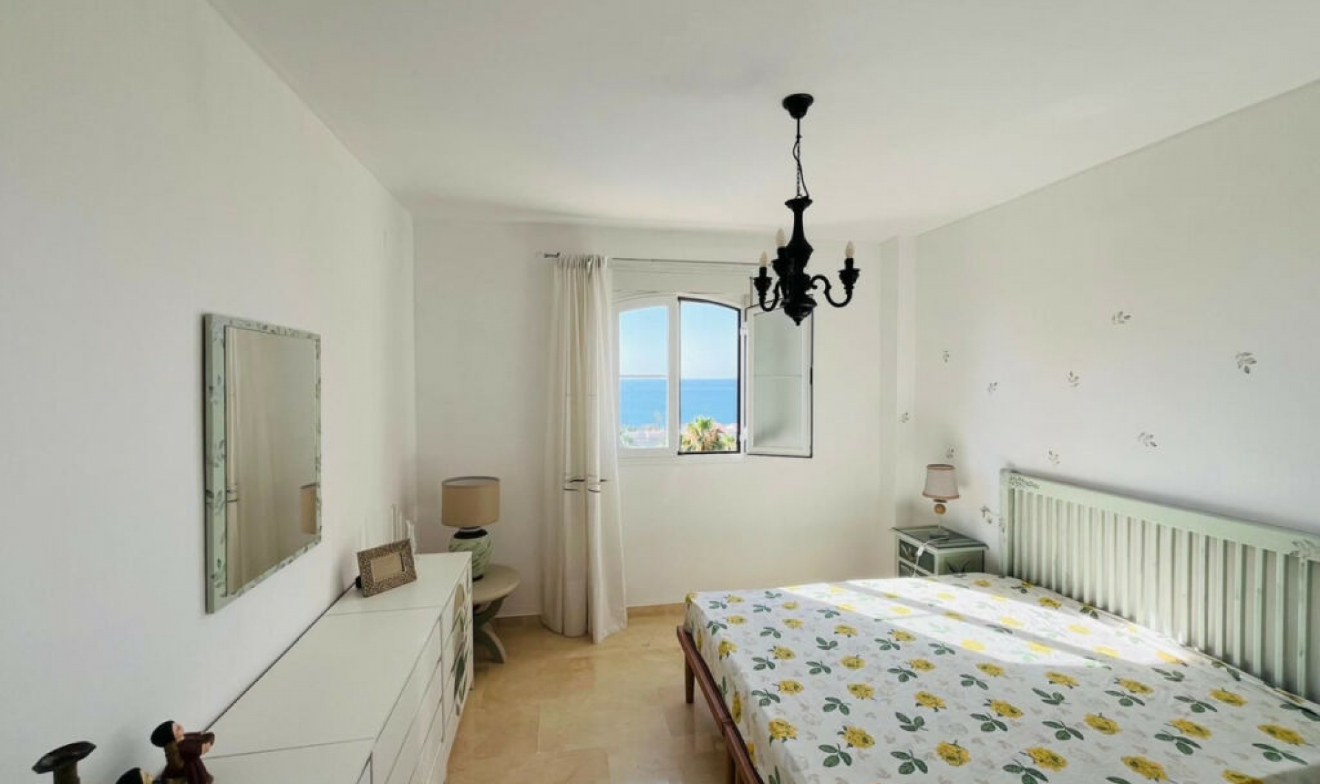 Resale - Apartment -
Manilva